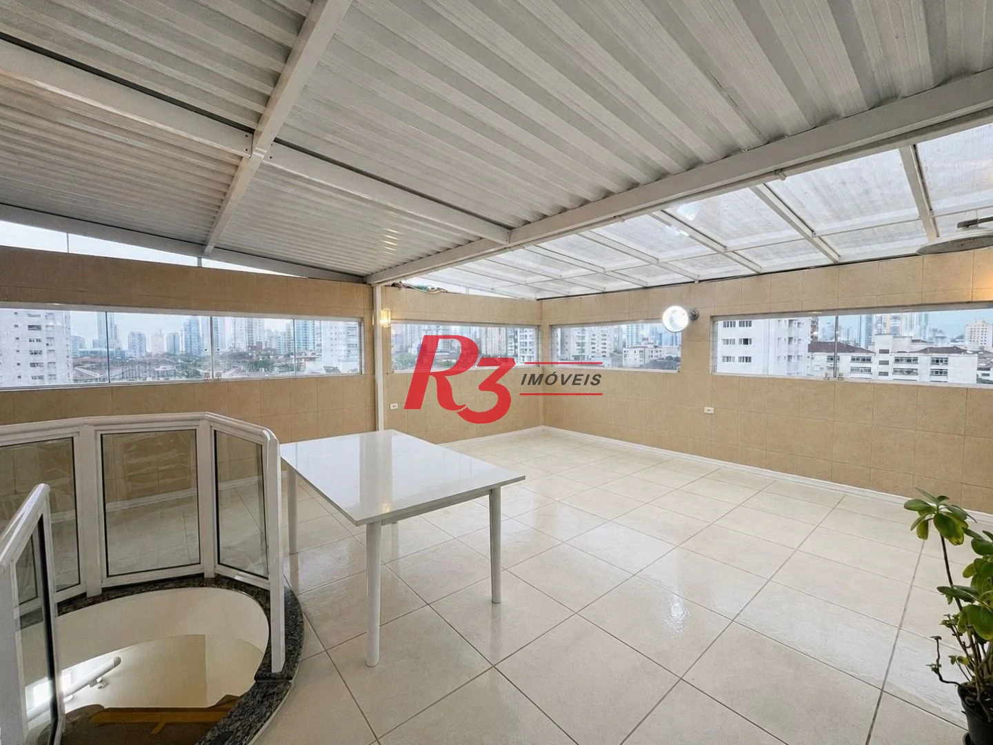 Apartamento Triplex com 2 dormitórios à venda, 121 m² por R$ 775.000,00 - Embaré - Santos/SP