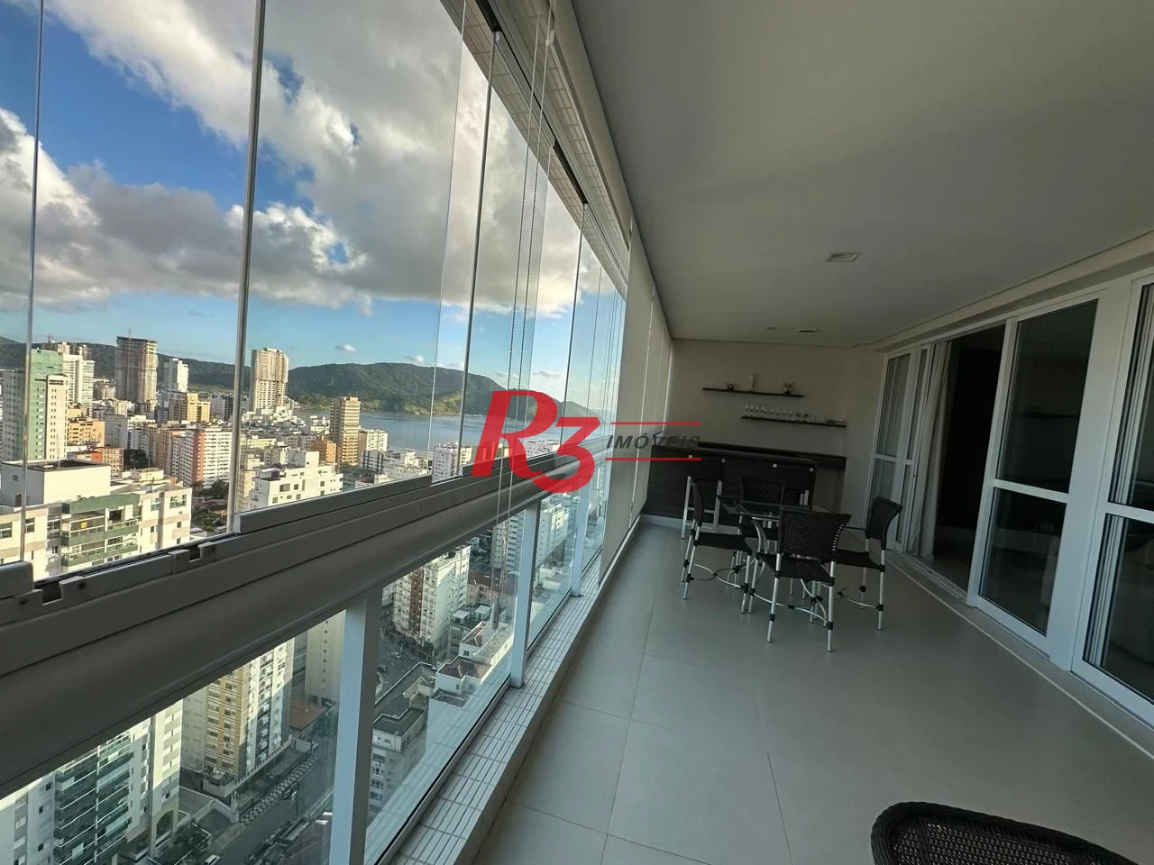 Apartamento com 1 dormitório à venda, 106 m² por R$ 2.000.000,00 - Aparecida - Santos/SP