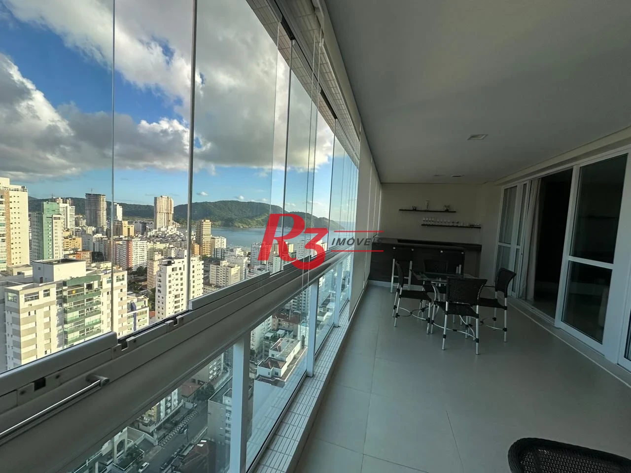 Apartamento com 1 dormitório à venda, 106 m² por R$ 2.000.000,00 - Aparecida - Santos/SP