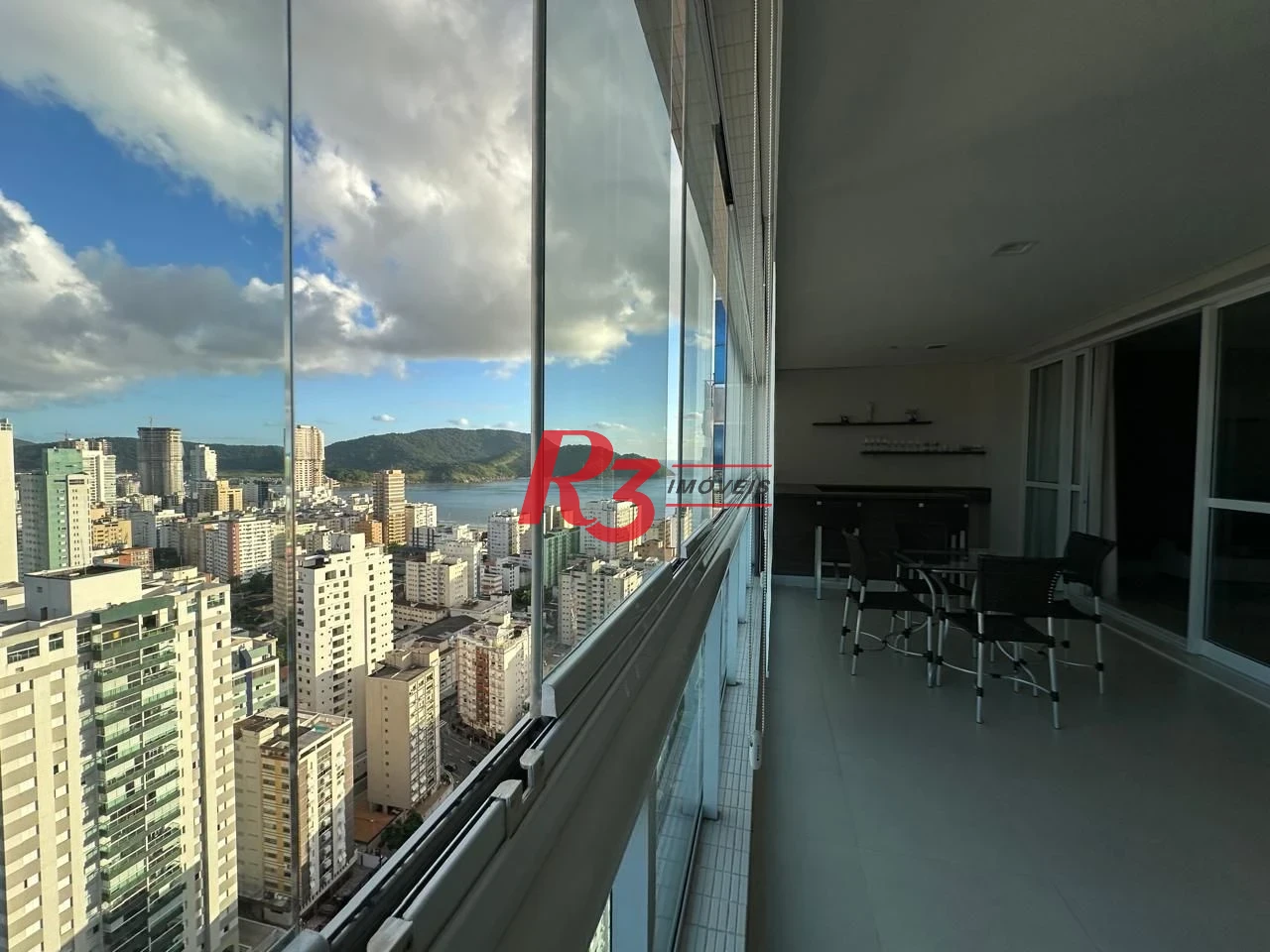 Apartamento com 1 dormitório à venda, 106 m² por R$ 2.000.000,00 - Aparecida - Santos/SP
