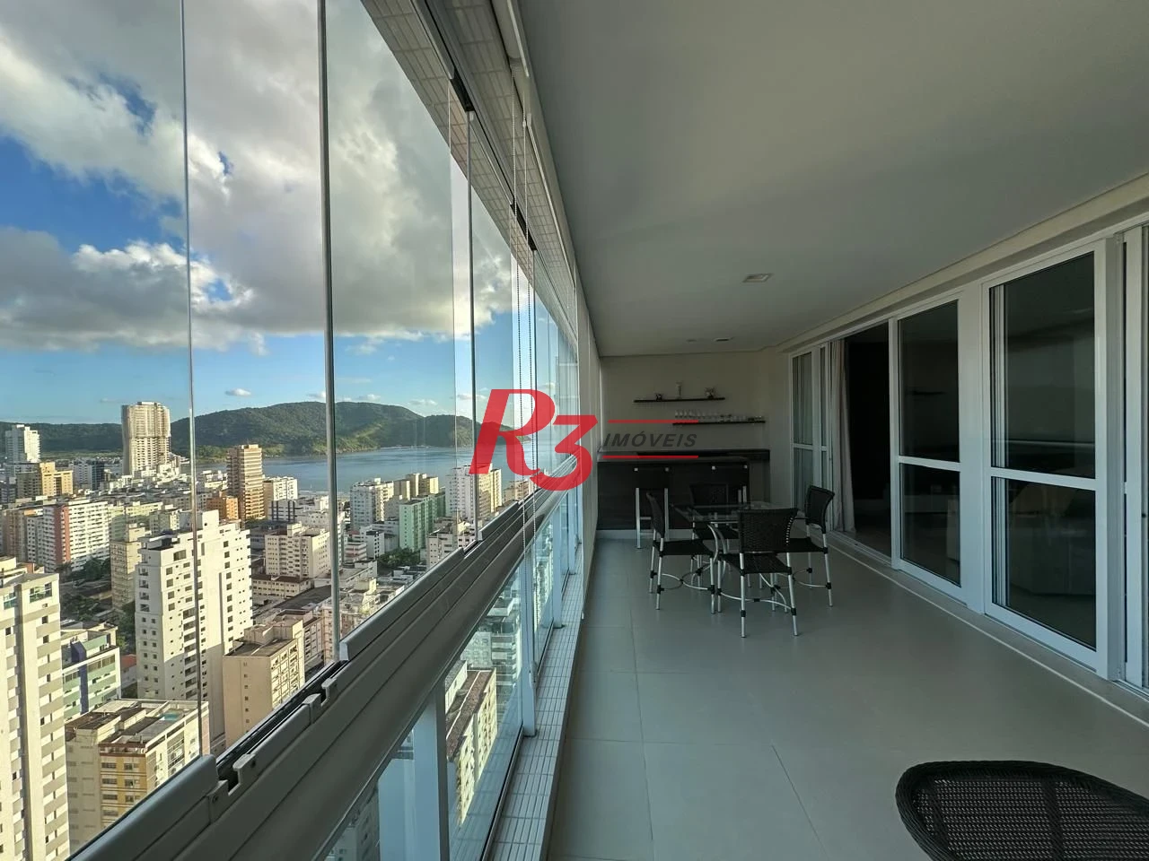 Apartamento com 1 dormitório à venda, 106 m² por R$ 2.000.000,00 - Aparecida - Santos/SP