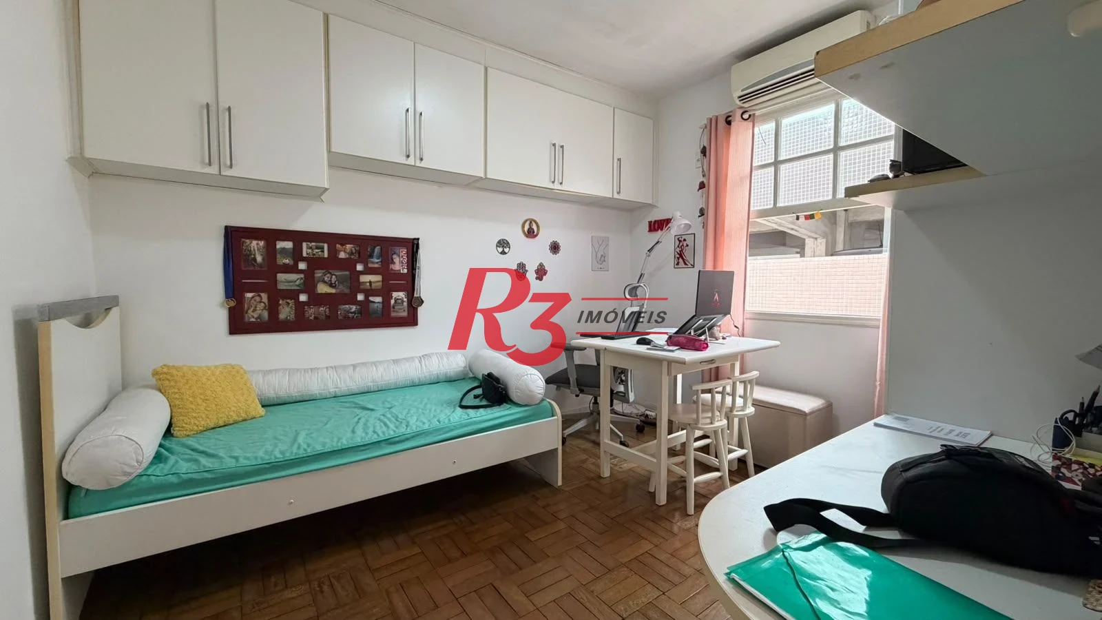 Apartamento com 2 dormitórios à venda, 70 m² por R$ 465.000,00 - Gonzaga - Santos/SP