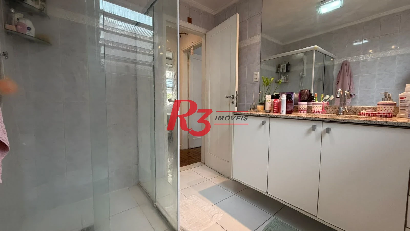Apartamento com 2 dormitórios à venda, 70 m² por R$ 465.000,00 - Gonzaga - Santos/SP