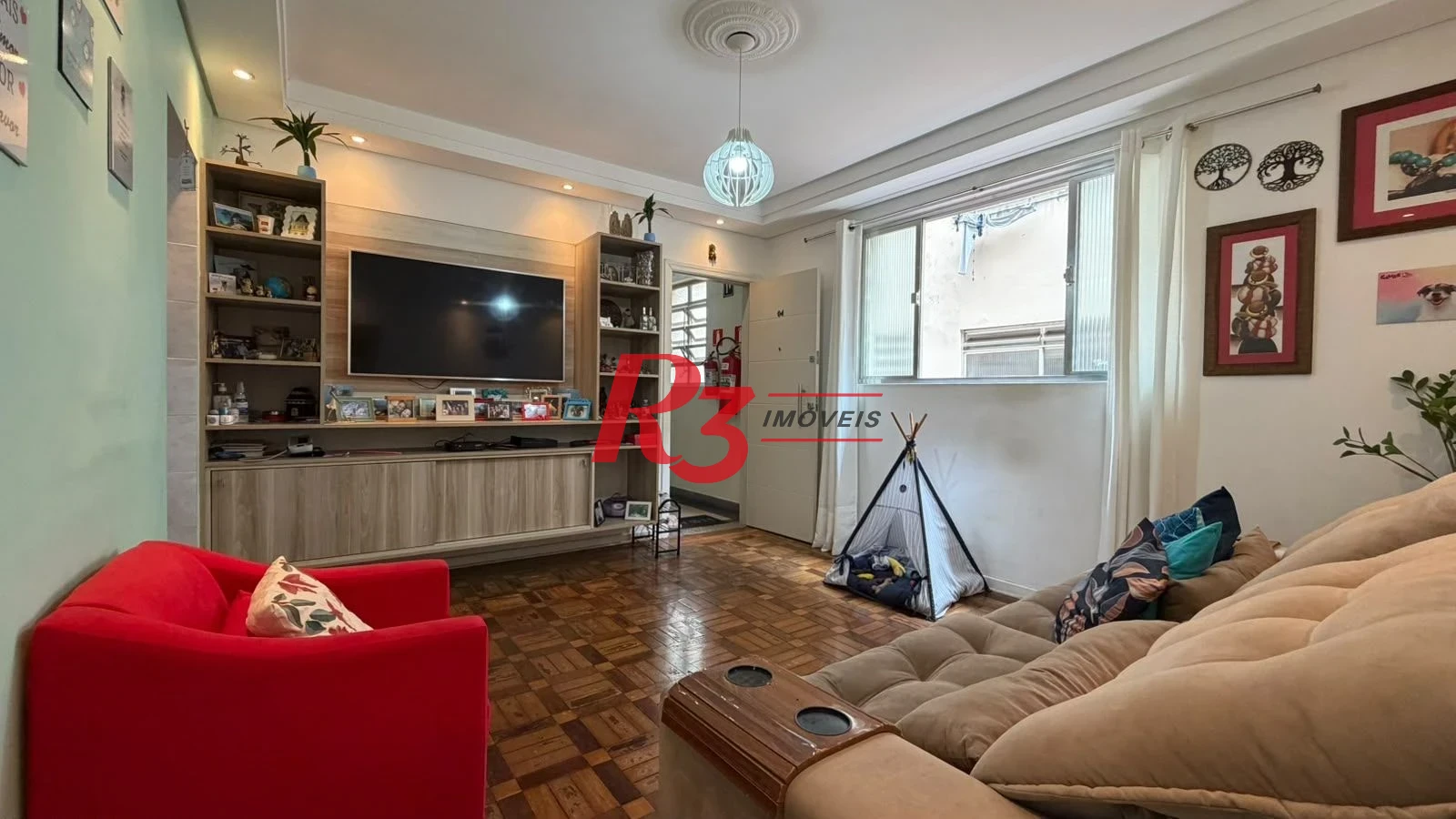 Apartamento com 2 dormitórios à venda, 70 m² por R$ 465.000,00 - Gonzaga - Santos/SP