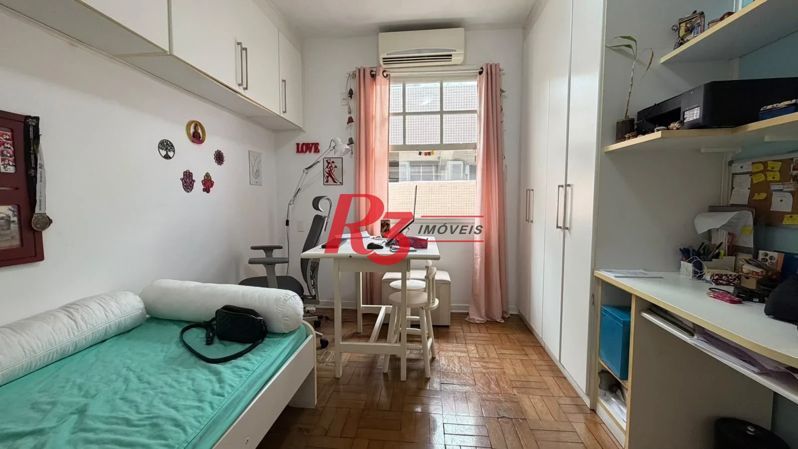 Apartamento com 2 dormitórios à venda, 70 m² por R$ 465.000,00 - Gonzaga - Santos/SP