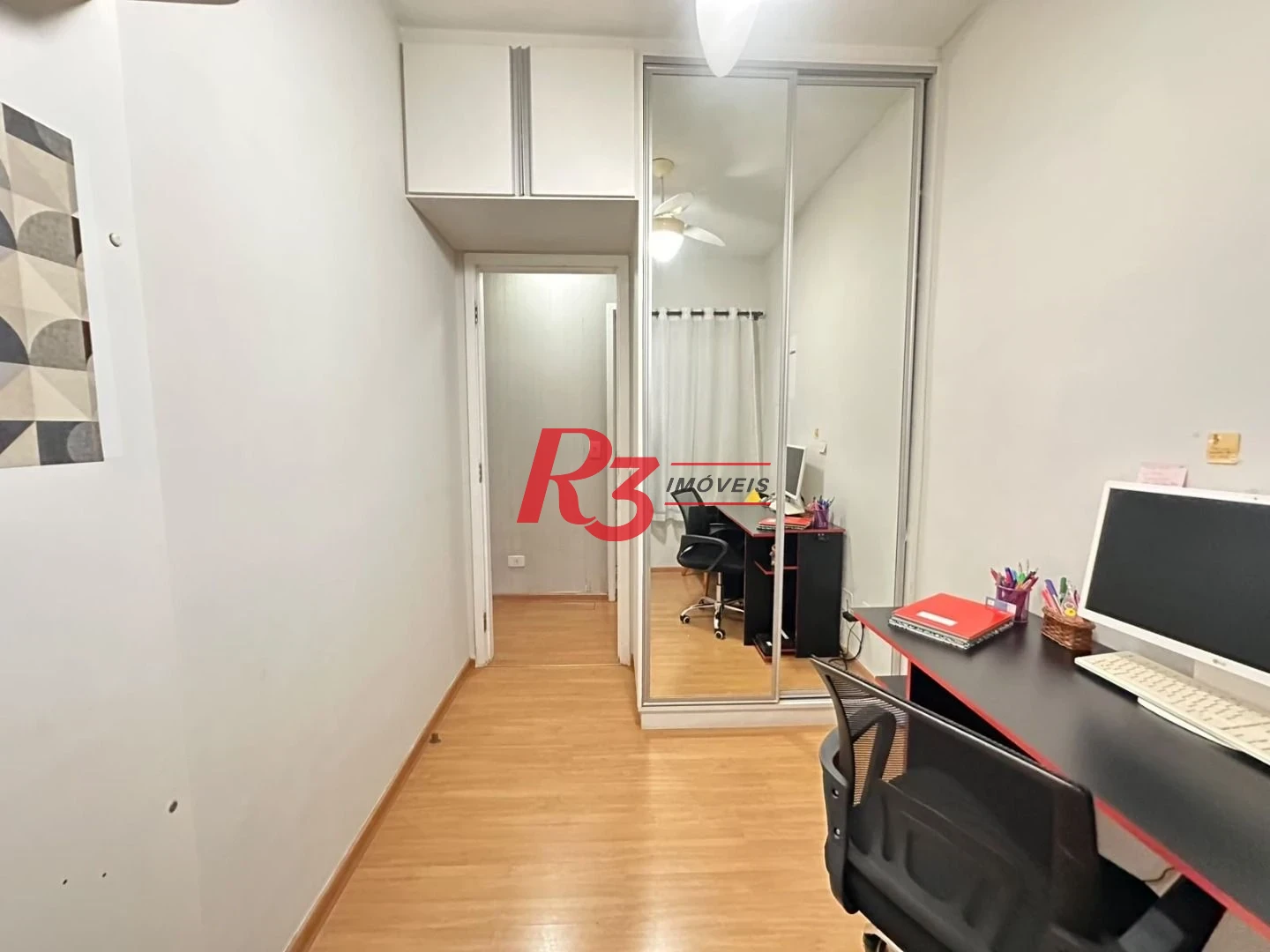 Apartamento com 3 dormitórios à venda, 69 m² por R$ 430.000,00 - Areia Branca - Santos/SP