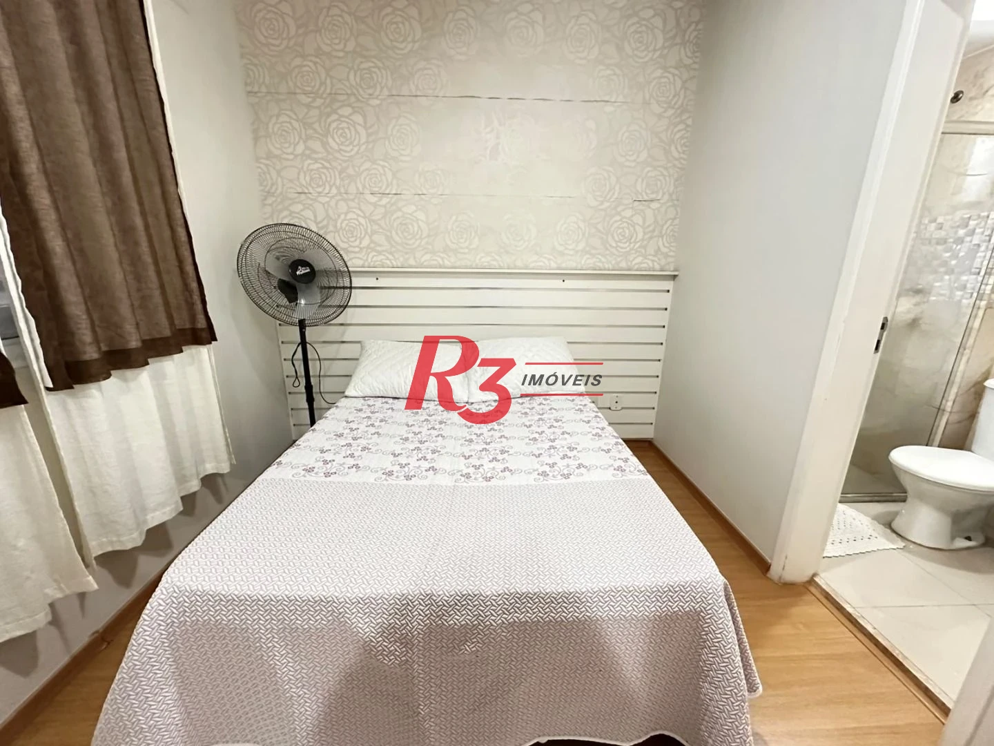 Apartamento com 3 dormitórios à venda, 69 m² por R$ 430.000,00 - Areia Branca - Santos/SP