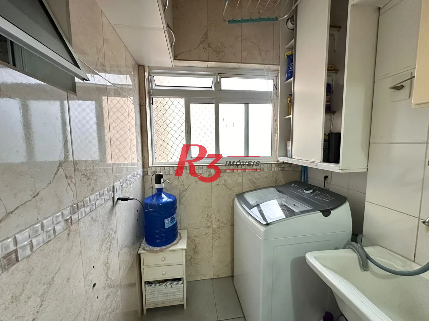 Apartamento com 3 dormitórios à venda, 69 m² por R$ 430.000,00 - Areia Branca - Santos/SP