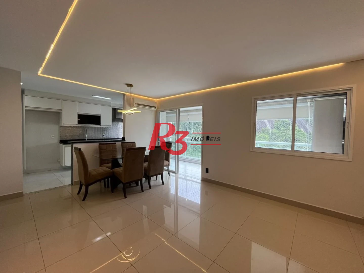 Apartamento com 3 dormitórios para alugar, 98 m² por R$ 6.800,00/mês - Marapé - Santos/SP