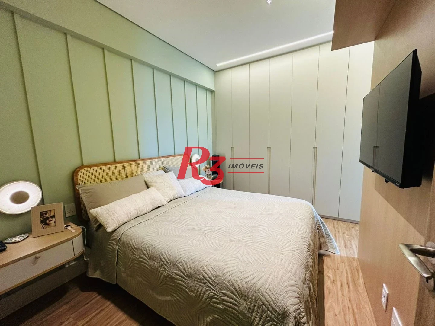 Apartamento com 3 dormitórios à venda, 101 m² por R$ 2.200.000,00 - Gonzaga - Santos/SP