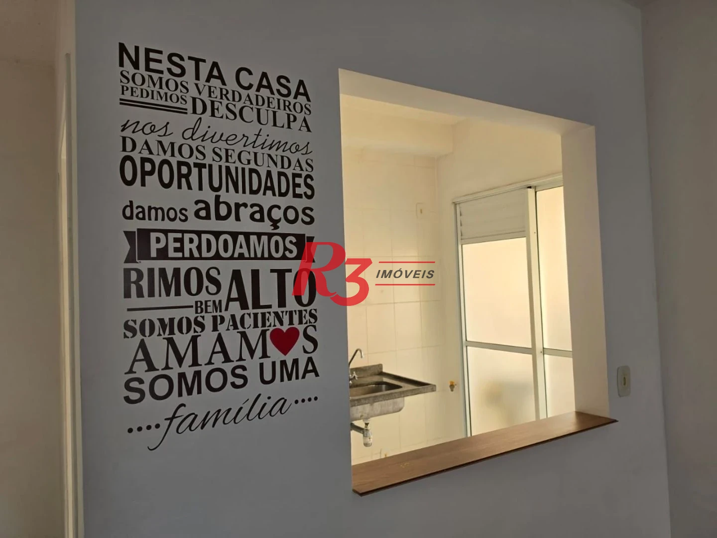 Apartamento com 3 dormitórios à venda, 69 m² por R$ 395.000,00 - Areia Branca - Santos/SP