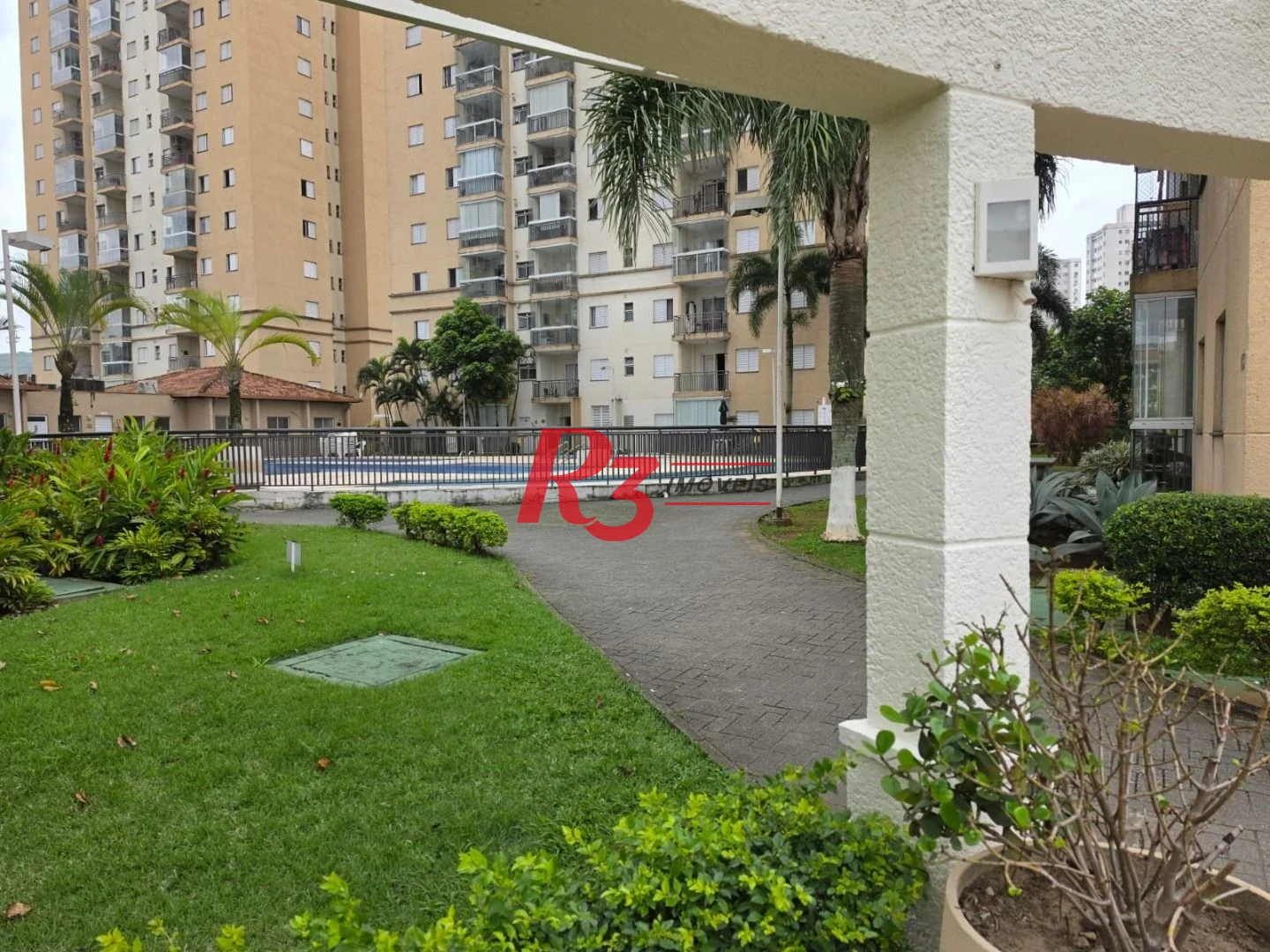 Apartamento com 3 dormitórios à venda, 69 m² por R$ 395.000,00 - Areia Branca - Santos/SP