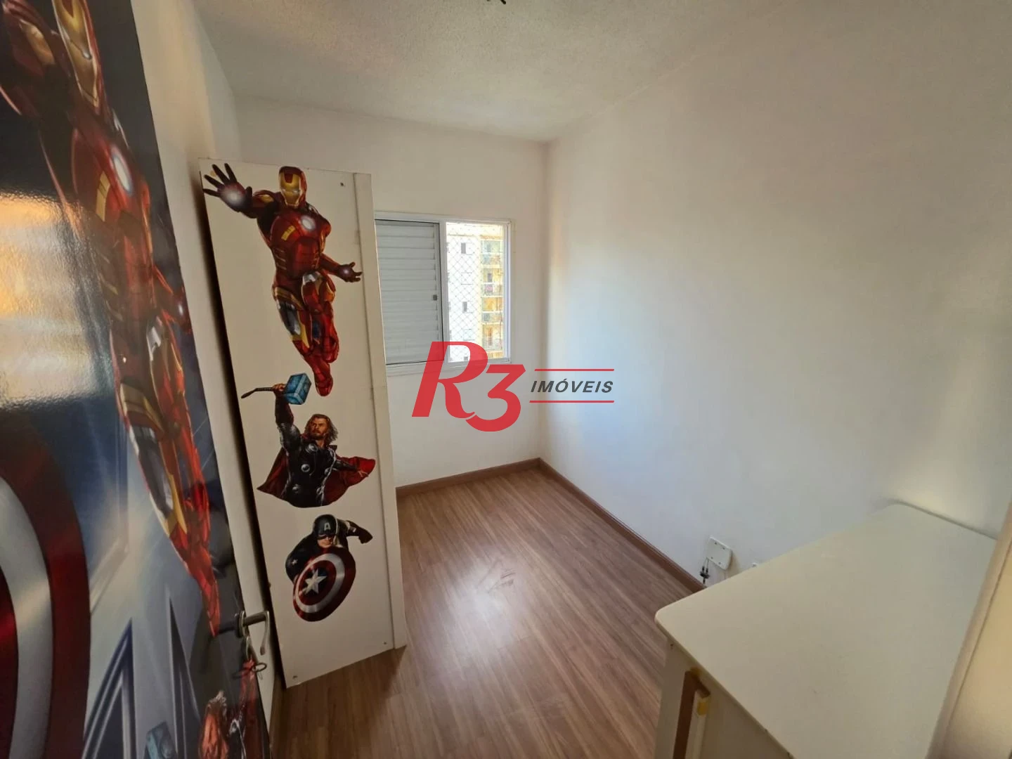 Apartamento com 3 dormitórios à venda, 69 m² por R$ 395.000,00 - Areia Branca - Santos/SP