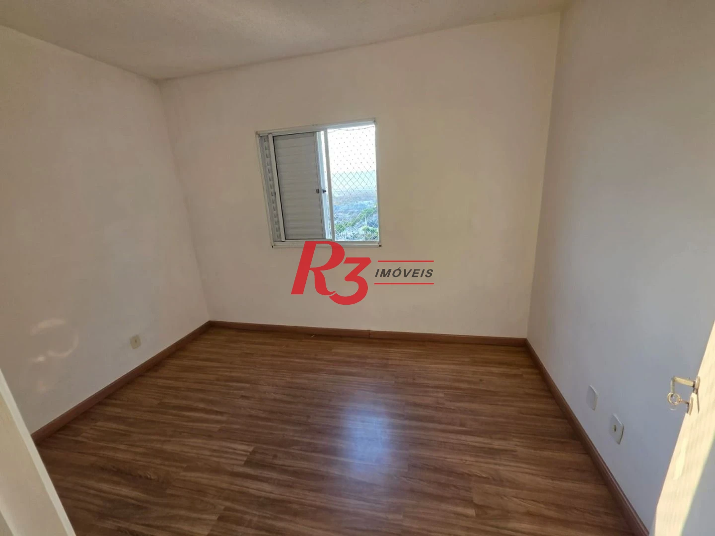 Apartamento com 3 dormitórios à venda, 69 m² por R$ 395.000,00 - Areia Branca - Santos/SP