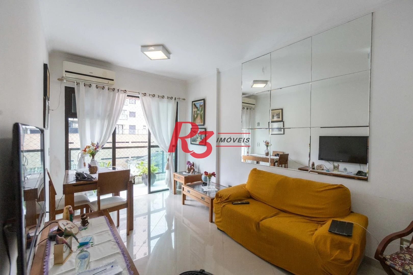 Apartamento com 2 dormitórios à venda, 95 m² por R$ 680.000,00 - Pompéia - Santos/SP