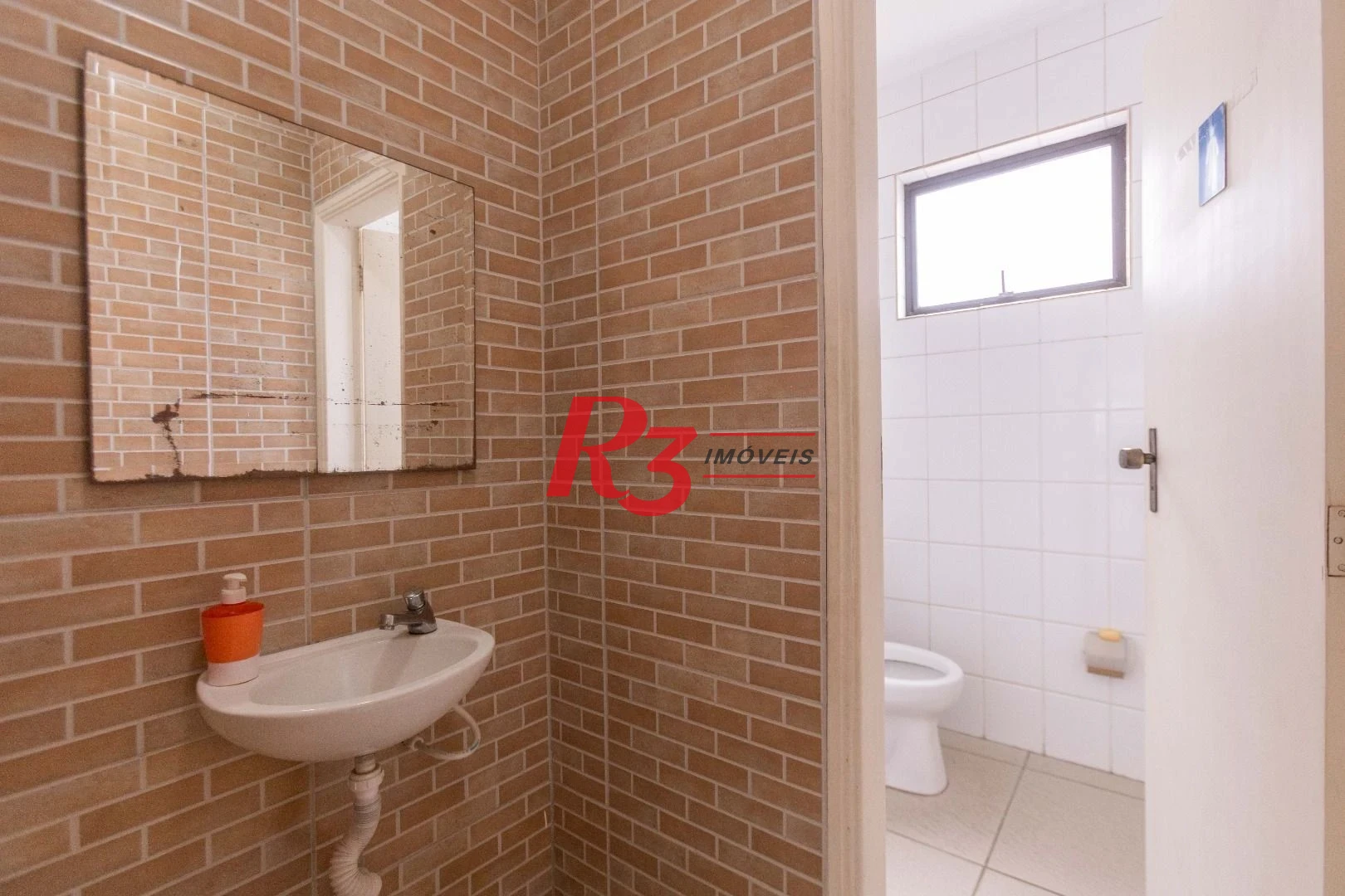 Apartamento com 2 dormitórios à venda, 95 m² por R$ 680.000,00 - Pompéia - Santos/SP