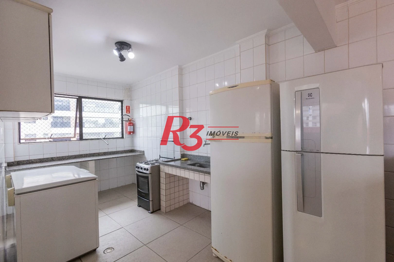 Apartamento com 2 dormitórios à venda, 95 m² por R$ 680.000,00 - Pompéia - Santos/SP