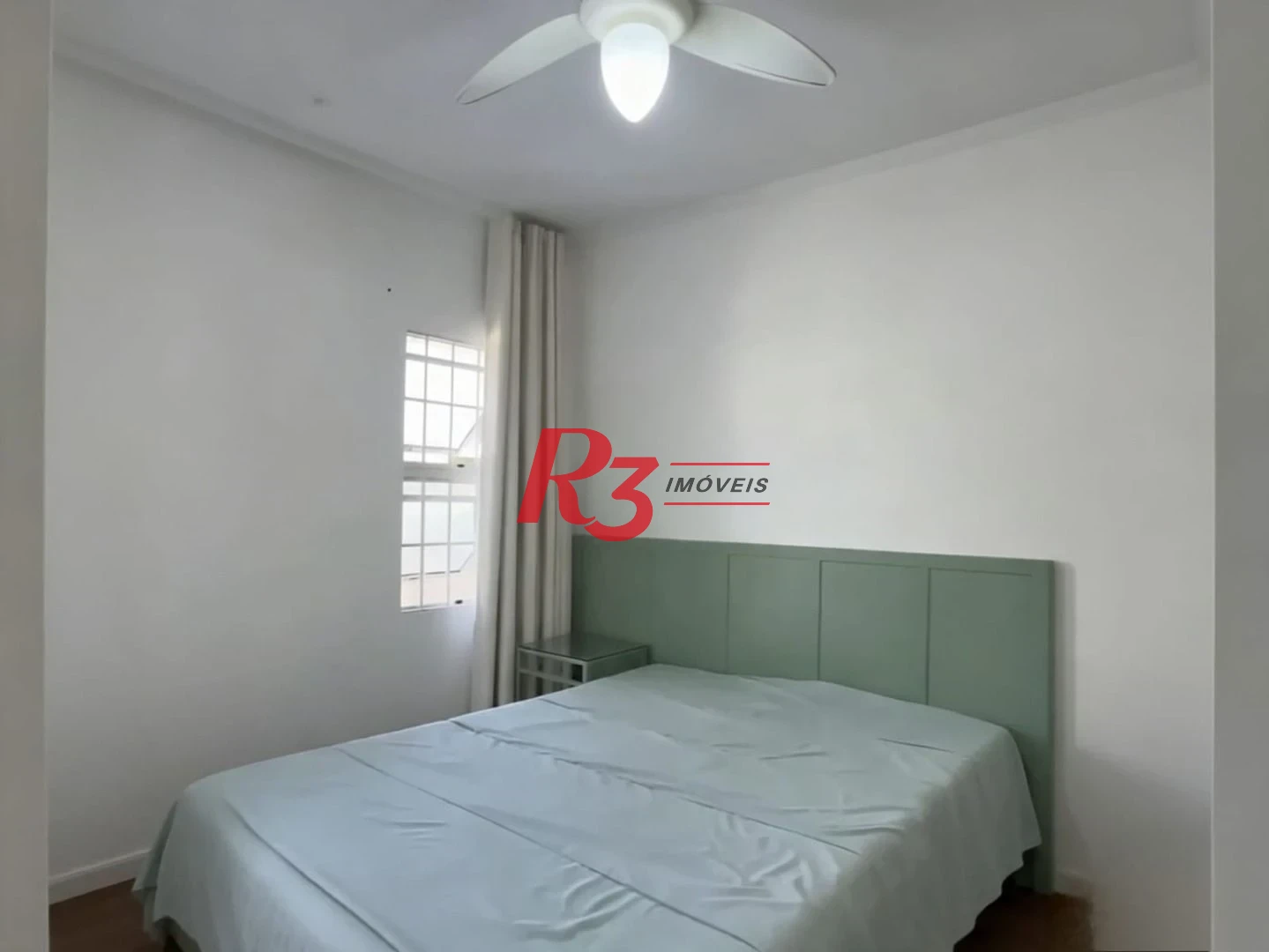 Sobrado com 2 dormitórios à venda, 70 m² por R$ 585.000,00 - Ponta da Praia - Santos/SP