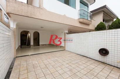 Casa com 3 dormitórios à venda, 164 m² por R$ 1.090.000,00 - Ponta da Praia - Santos/SP