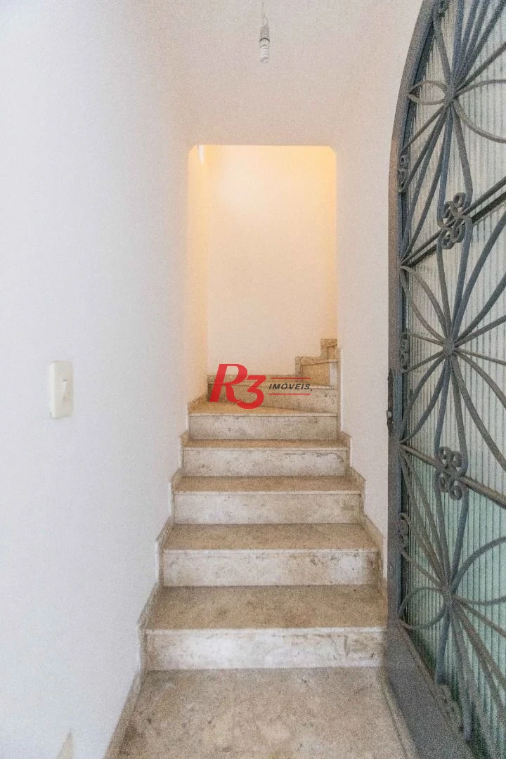 Casa com 3 dormitórios à venda, 164 m² por R$ 1.090.000,00 - Ponta da Praia - Santos/SP