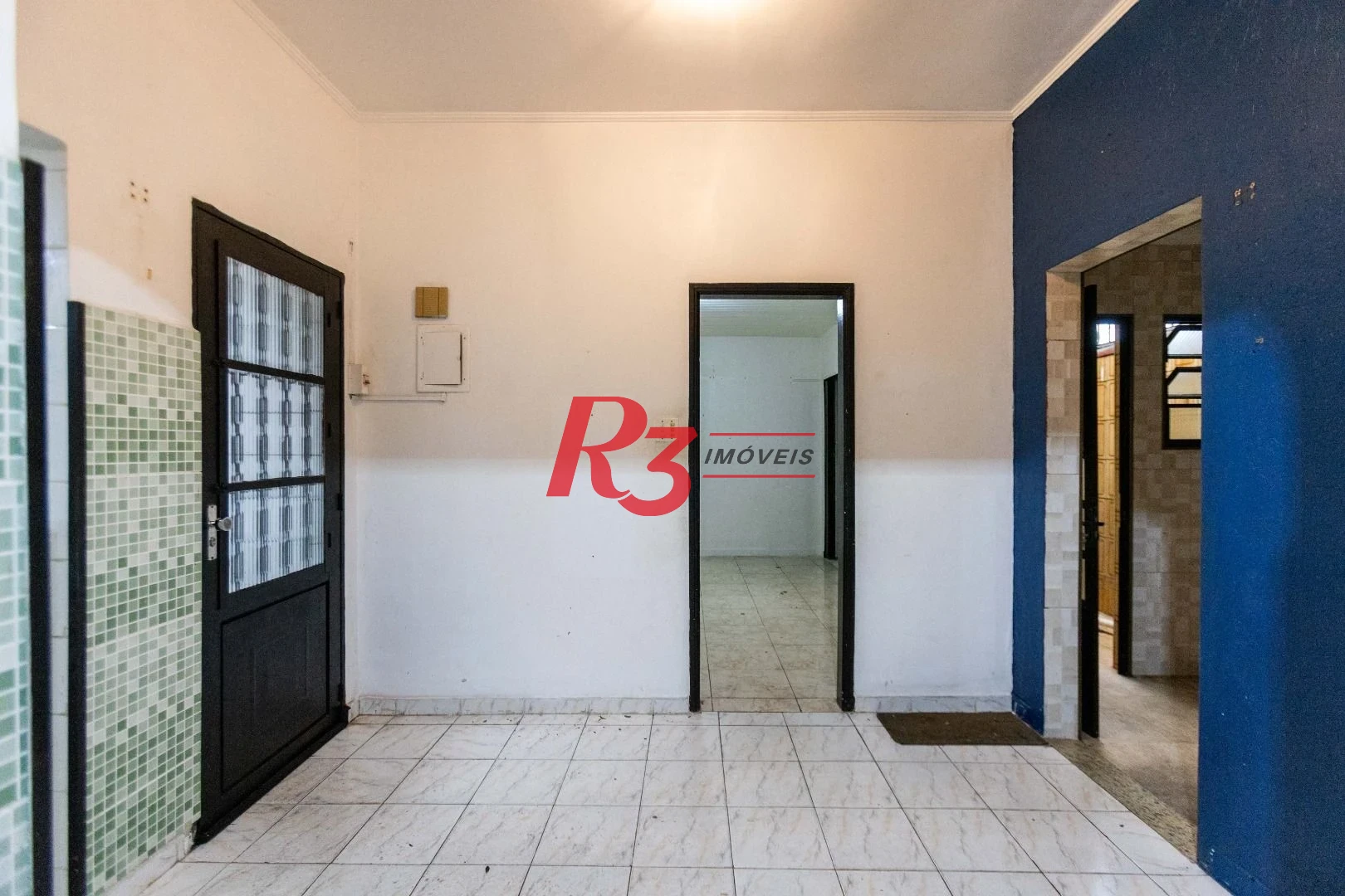 Casa com 2 dormitórios à venda, 64 m² por R$ 320.000,00 - Vila Marlthiaa - Santos/SP