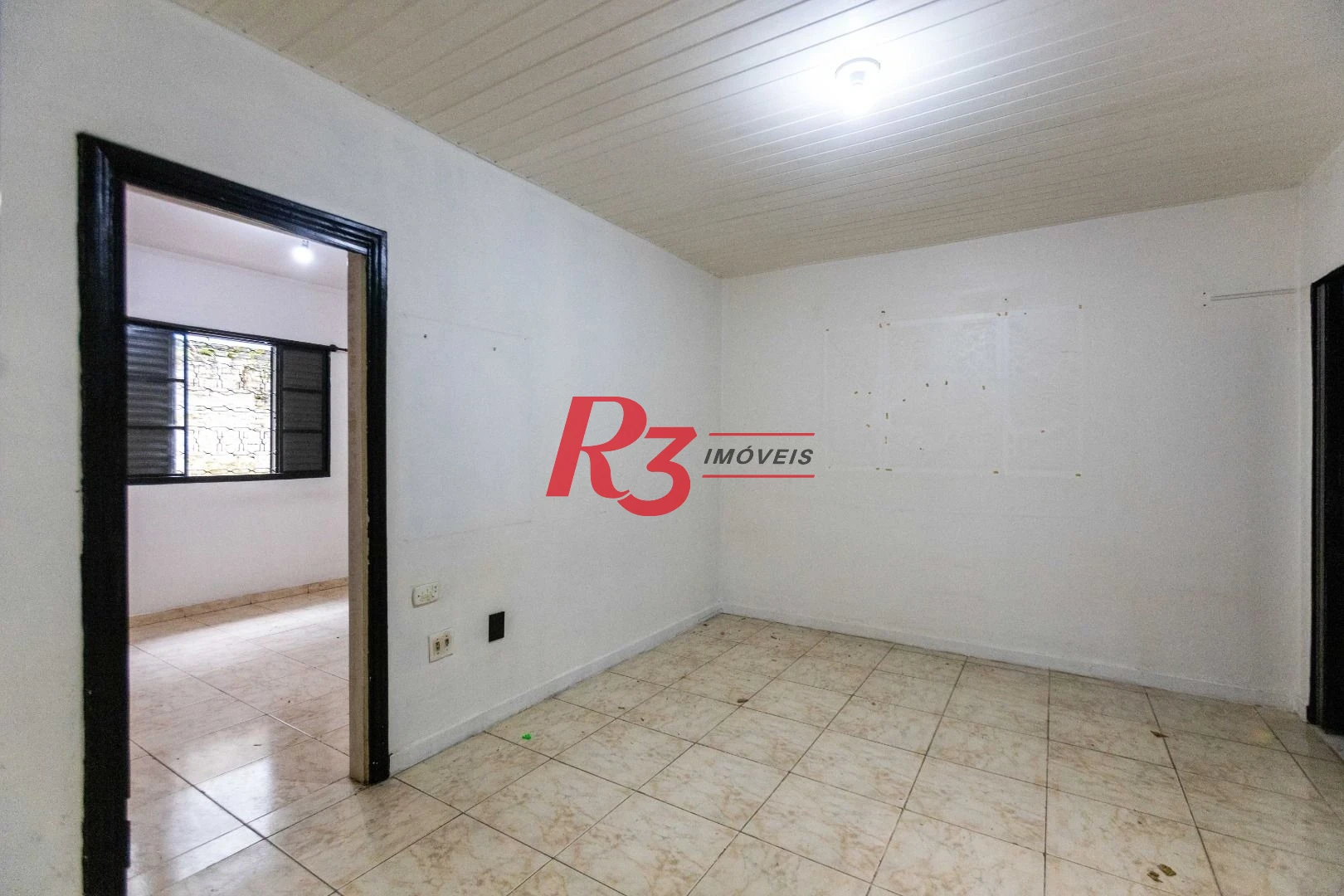 Casa com 2 dormitórios à venda, 64 m² por R$ 320.000,00 - Vila Marlthiaa - Santos/SP