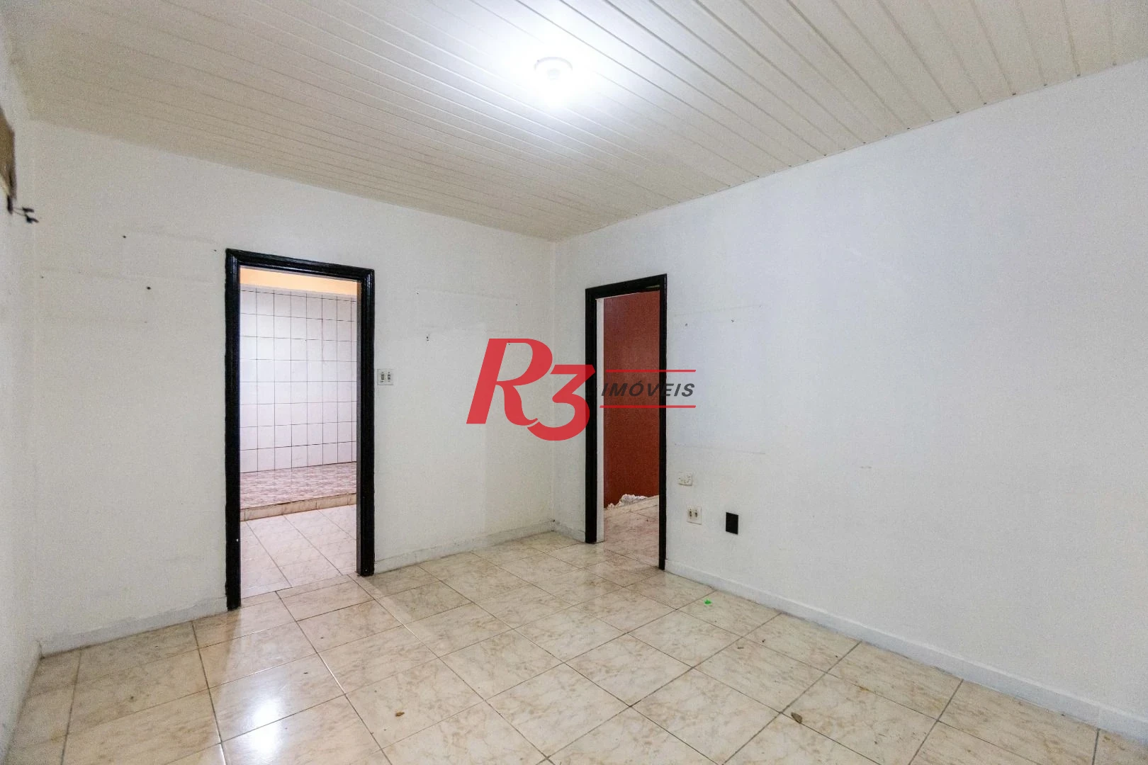 Casa com 2 dormitórios à venda, 64 m² por R$ 320.000,00 - Vila Marlthiaa - Santos/SP