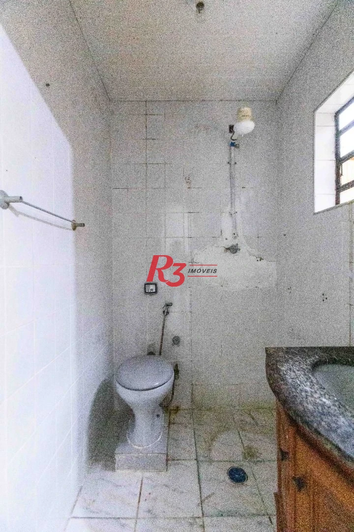 Casa com 2 dormitórios à venda, 64 m² por R$ 320.000,00 - Vila Marlthiaa - Santos/SP