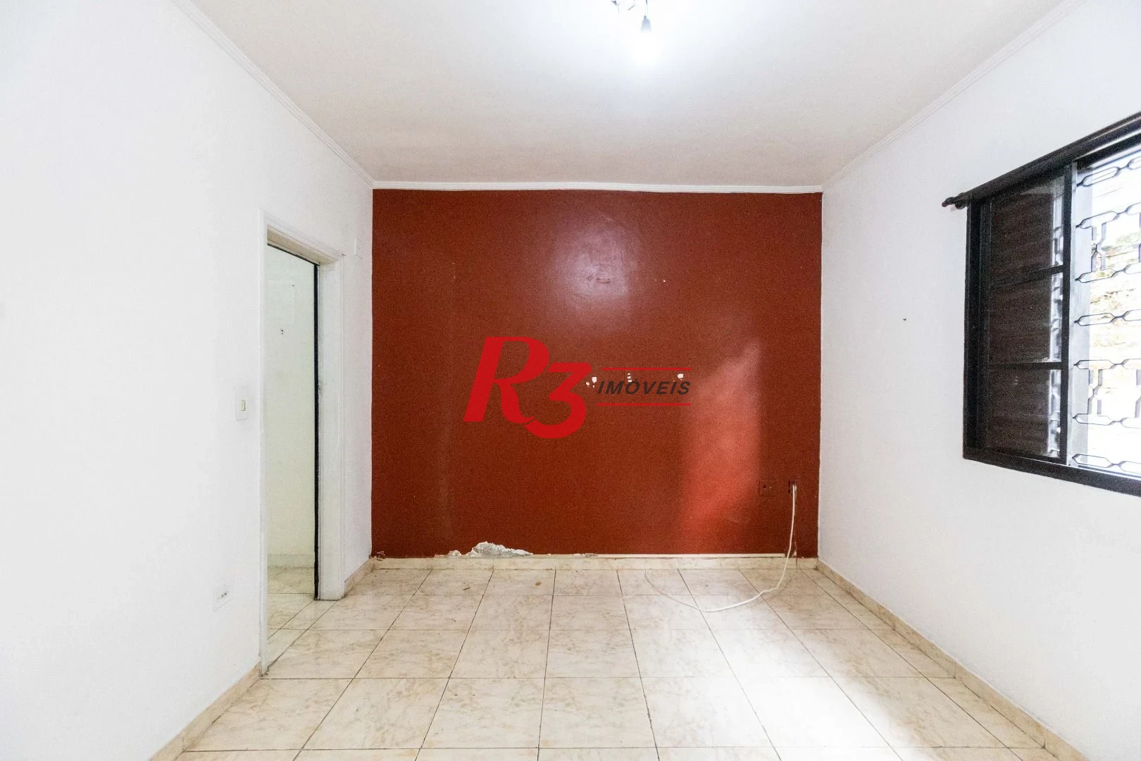 Casa com 2 dormitórios à venda, 64 m² por R$ 320.000,00 - Vila Marlthiaa - Santos/SP