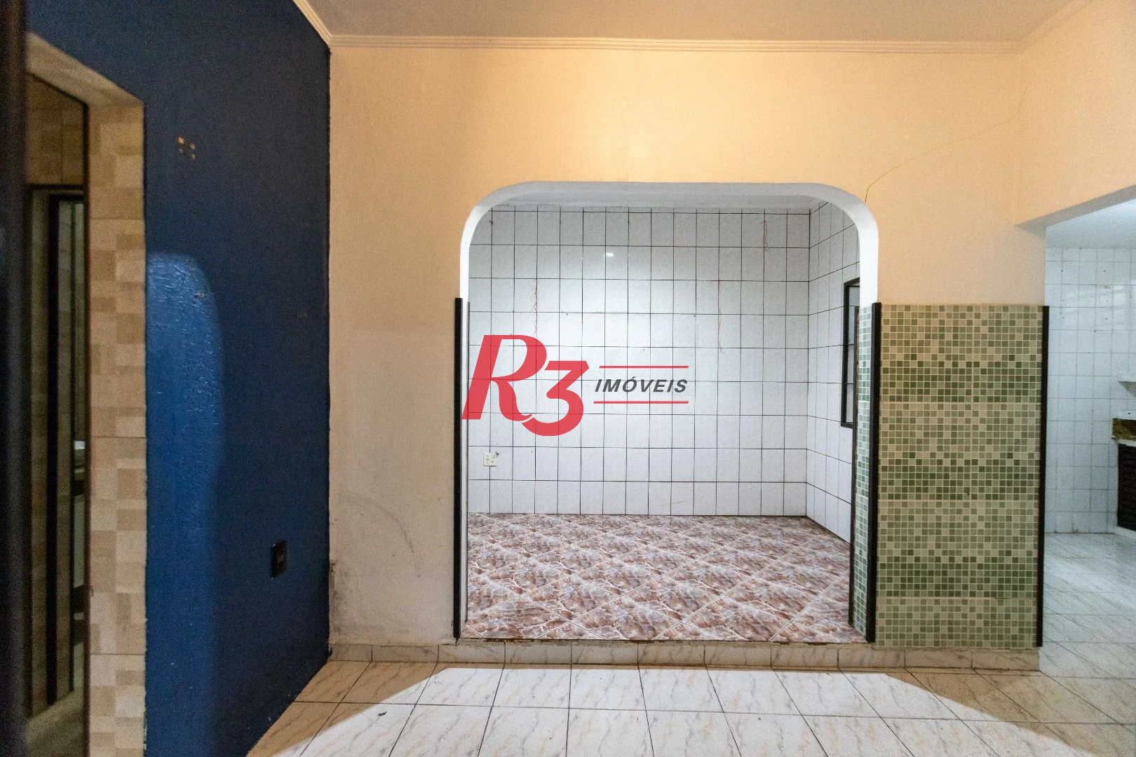 Casa com 2 dormitórios à venda, 64 m² por R$ 320.000,00 - Vila Marlthiaa - Santos/SP