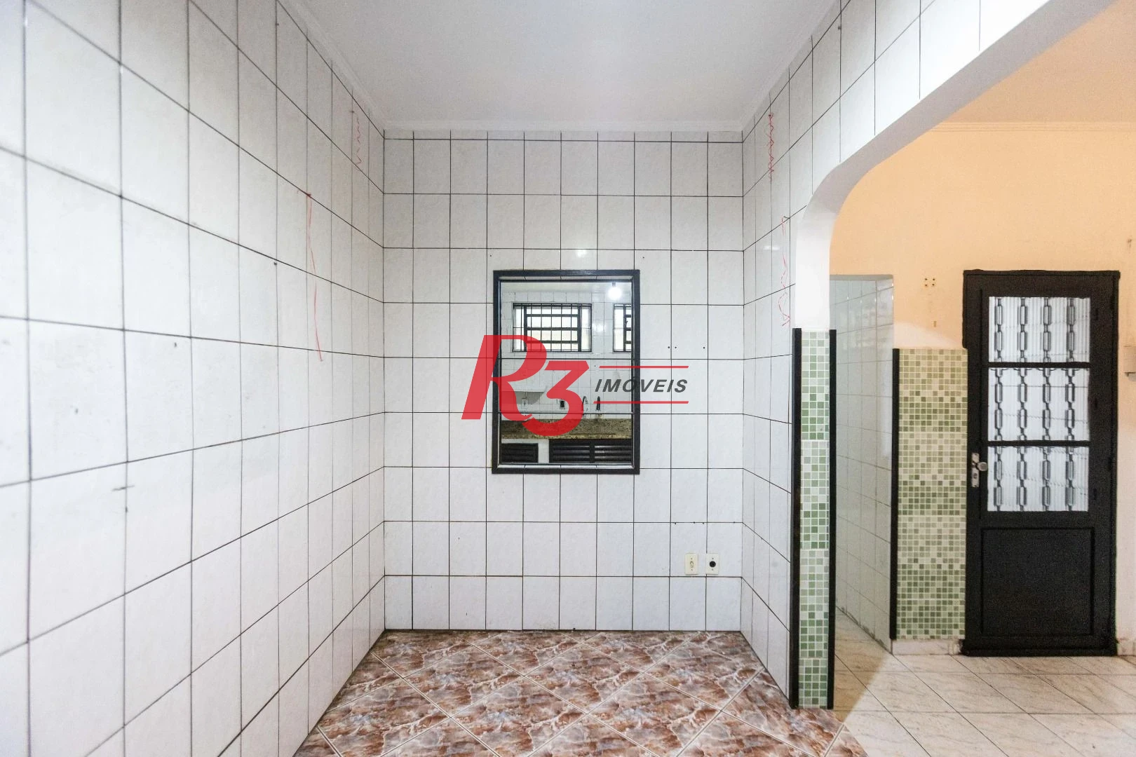 Casa com 2 dormitórios à venda, 64 m² por R$ 320.000,00 - Vila Marlthiaa - Santos/SP