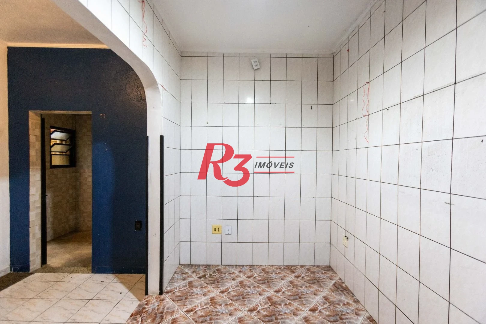 Casa com 2 dormitórios à venda, 64 m² por R$ 320.000,00 - Vila Marlthiaa - Santos/SP