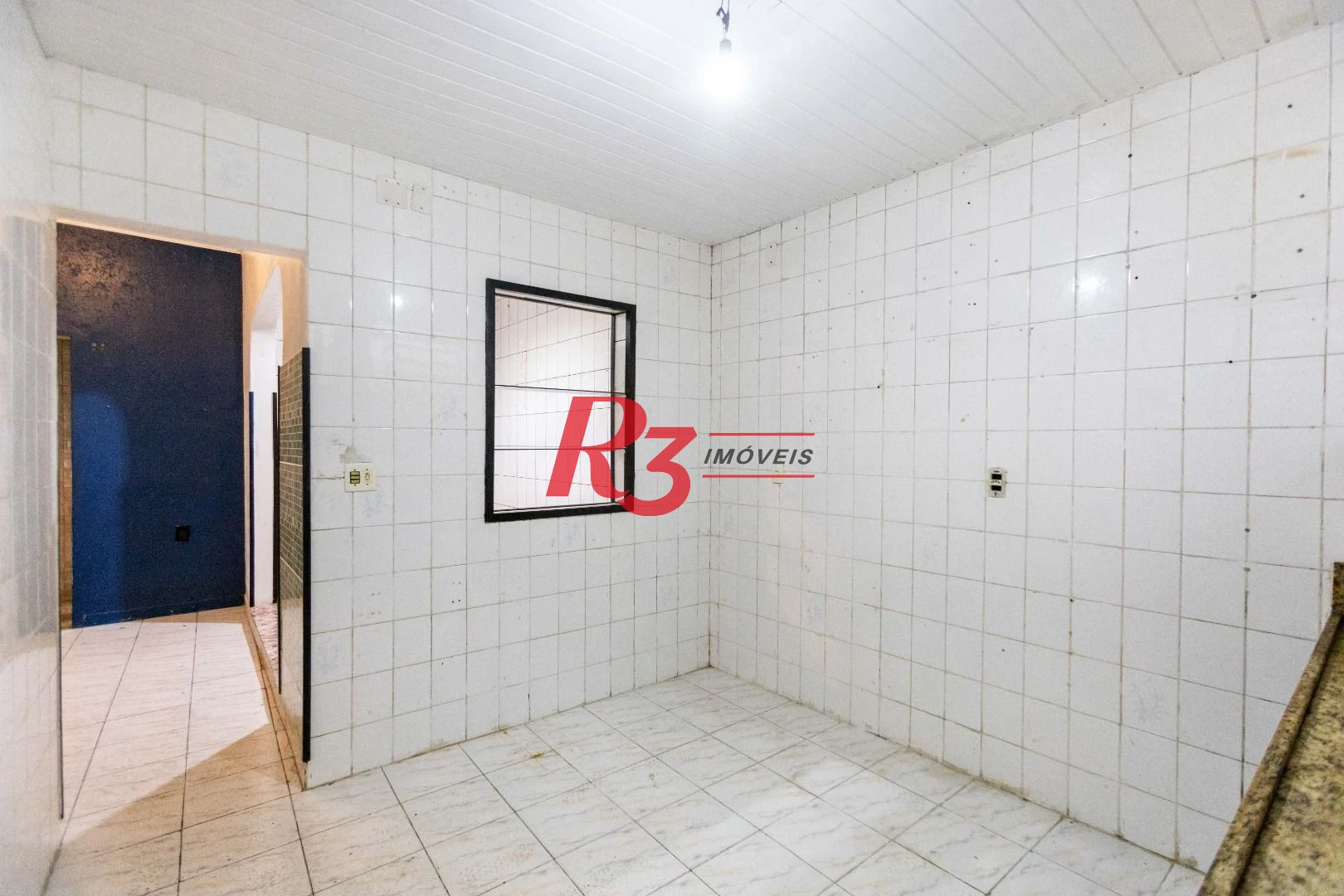 Casa com 2 dormitórios à venda, 64 m² por R$ 320.000,00 - Vila Marlthiaa - Santos/SP