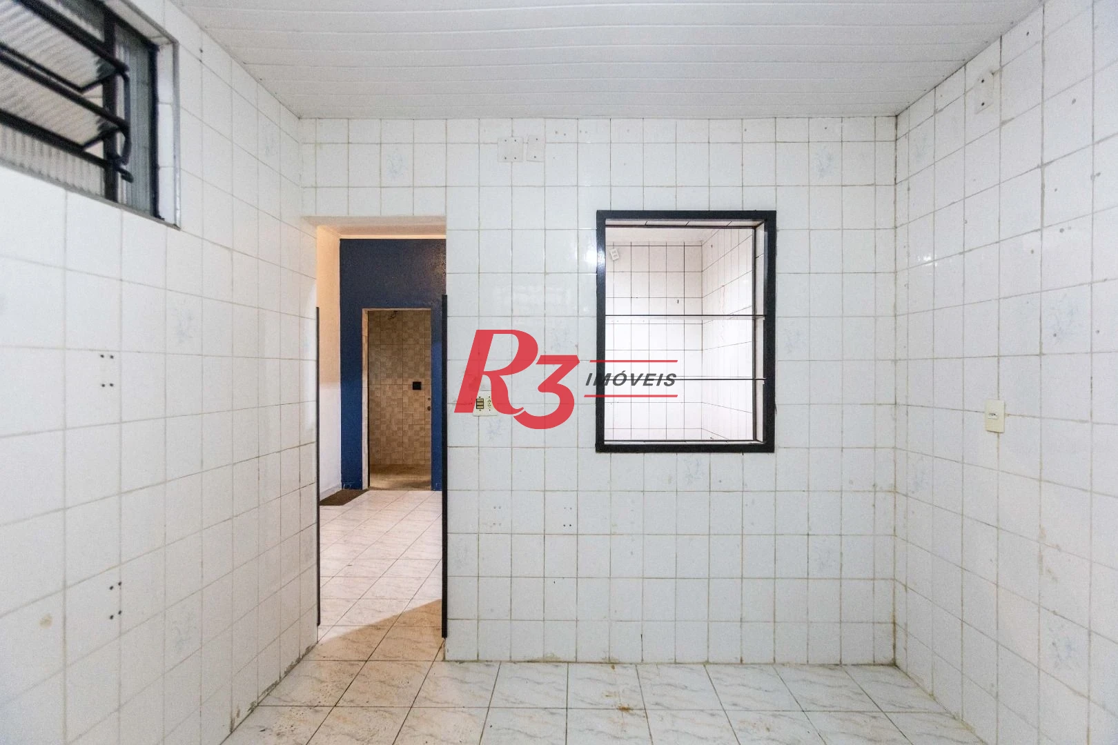 Casa com 2 dormitórios à venda, 64 m² por R$ 320.000,00 - Vila Marlthiaa - Santos/SP