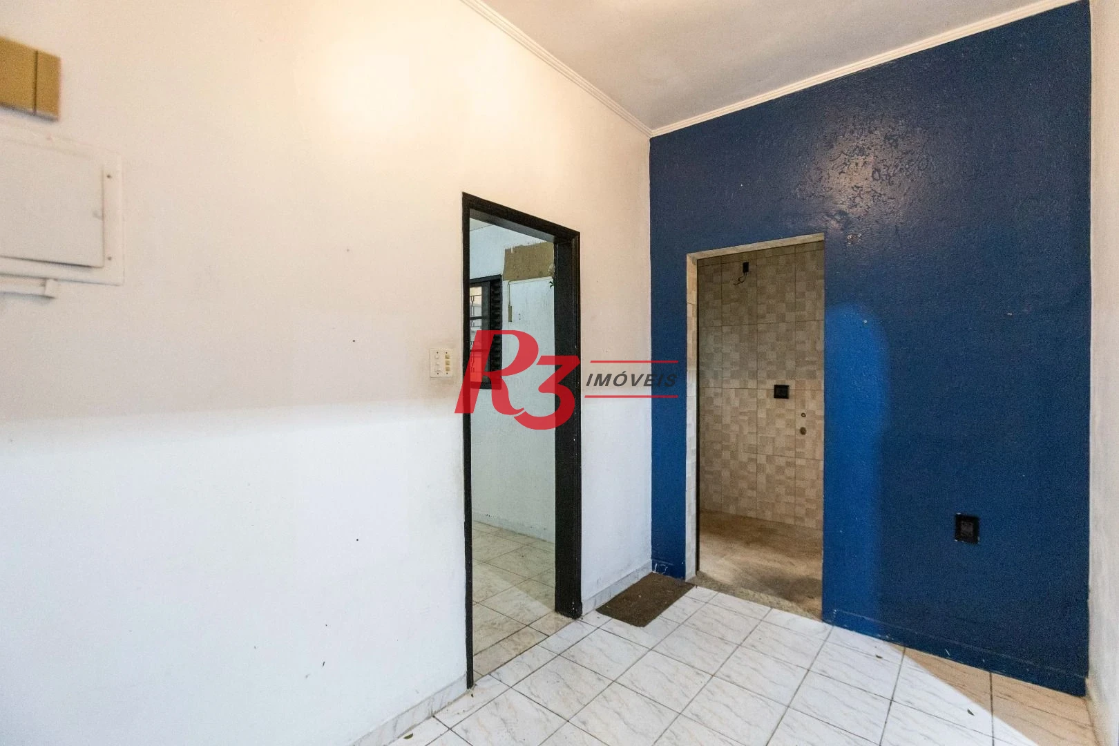 Casa com 2 dormitórios à venda, 64 m² por R$ 320.000,00 - Vila Marlthiaa - Santos/SP