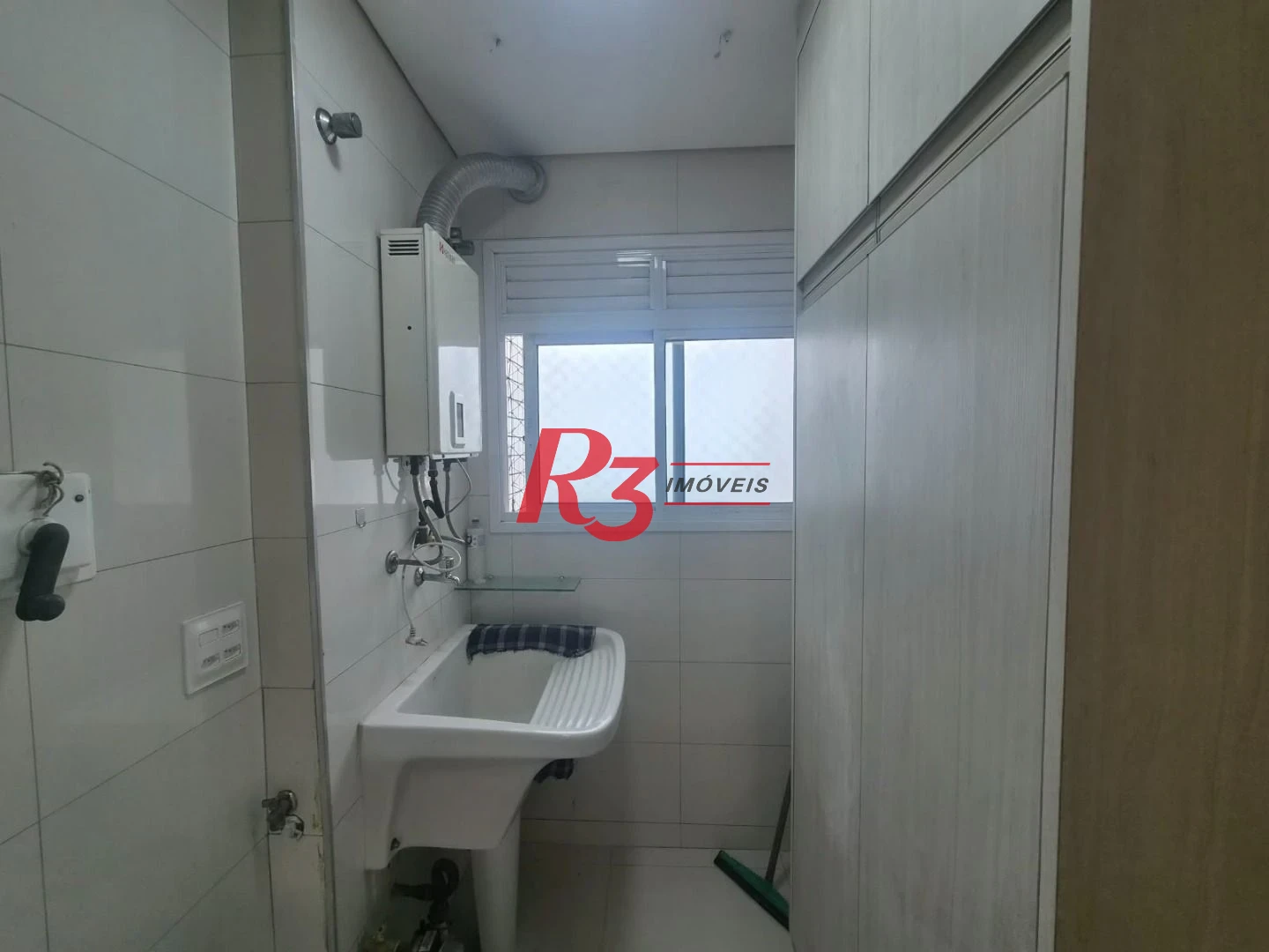 Apartamento com 3 dormitórios à venda, 77 m² por R$ 819.000,00 - Ponta da Praia - Santos/SP