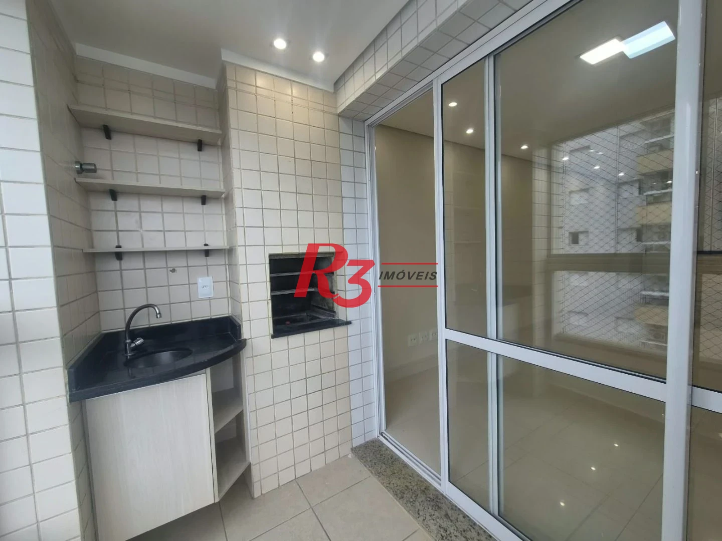 Apartamento com 3 dormitórios à venda, 77 m² por R$ 819.000,00 - Ponta da Praia - Santos/SP