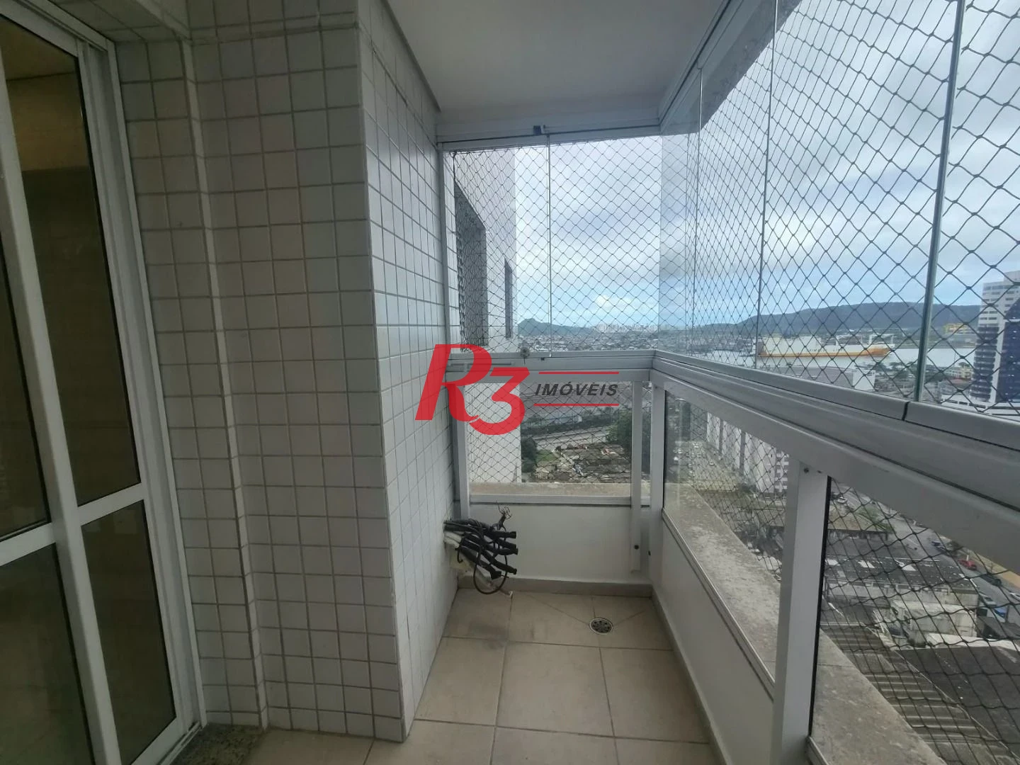 Apartamento com 3 dormitórios à venda, 77 m² por R$ 819.000,00 - Ponta da Praia - Santos/SP