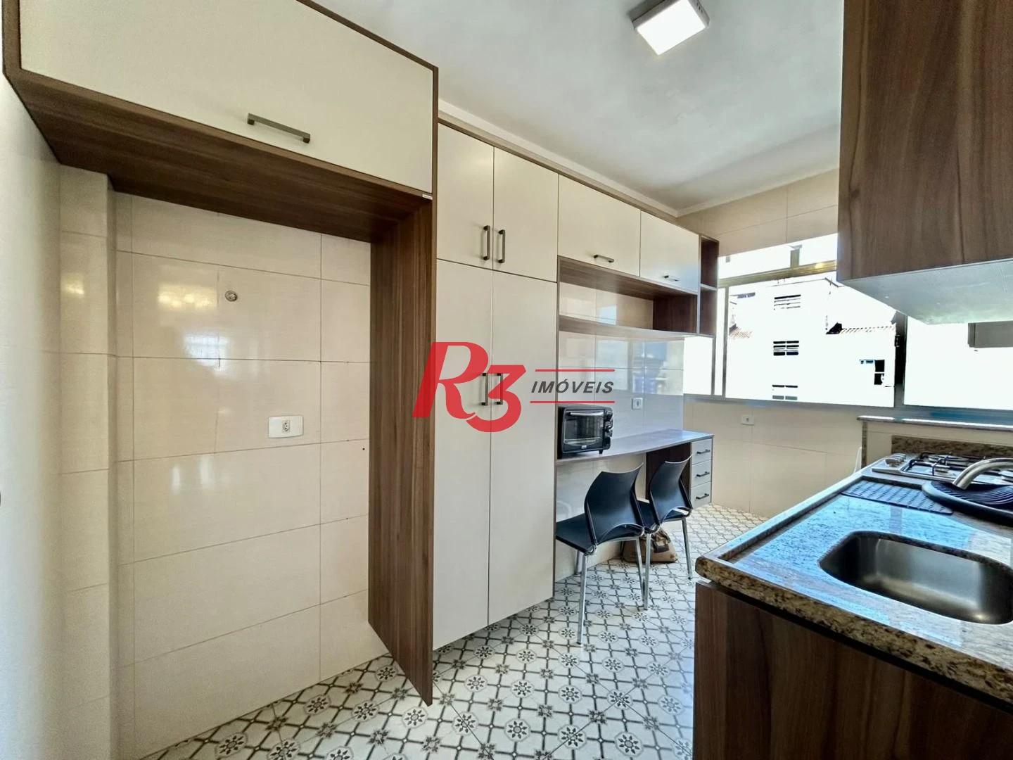 Apartamento com 2 dormitórios à venda, 98 m² por R$ 730.000,00 - Gonzaga - Santos/SP
