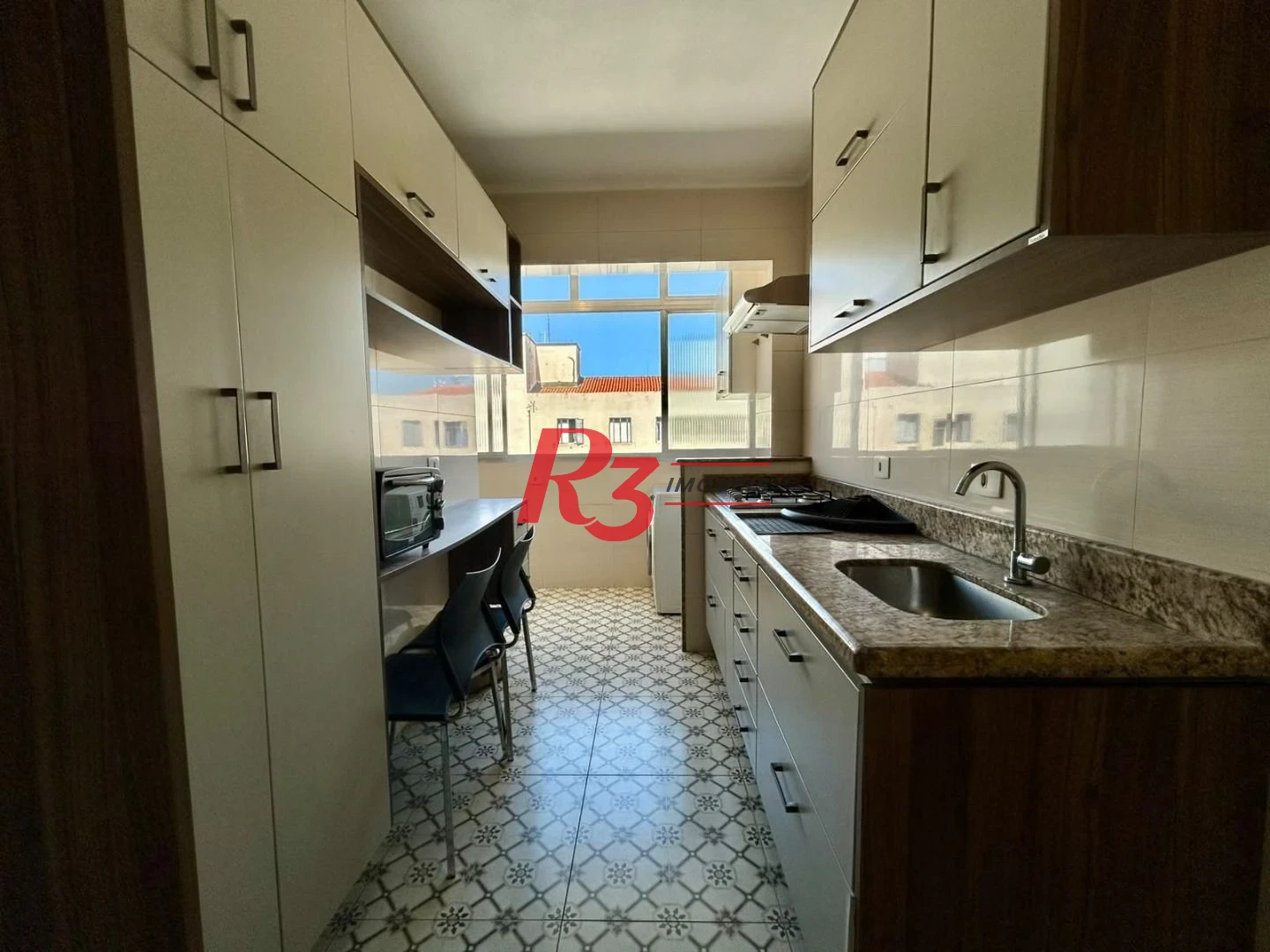 Apartamento com 2 dormitórios à venda, 98 m² por R$ 730.000,00 - Gonzaga - Santos/SP