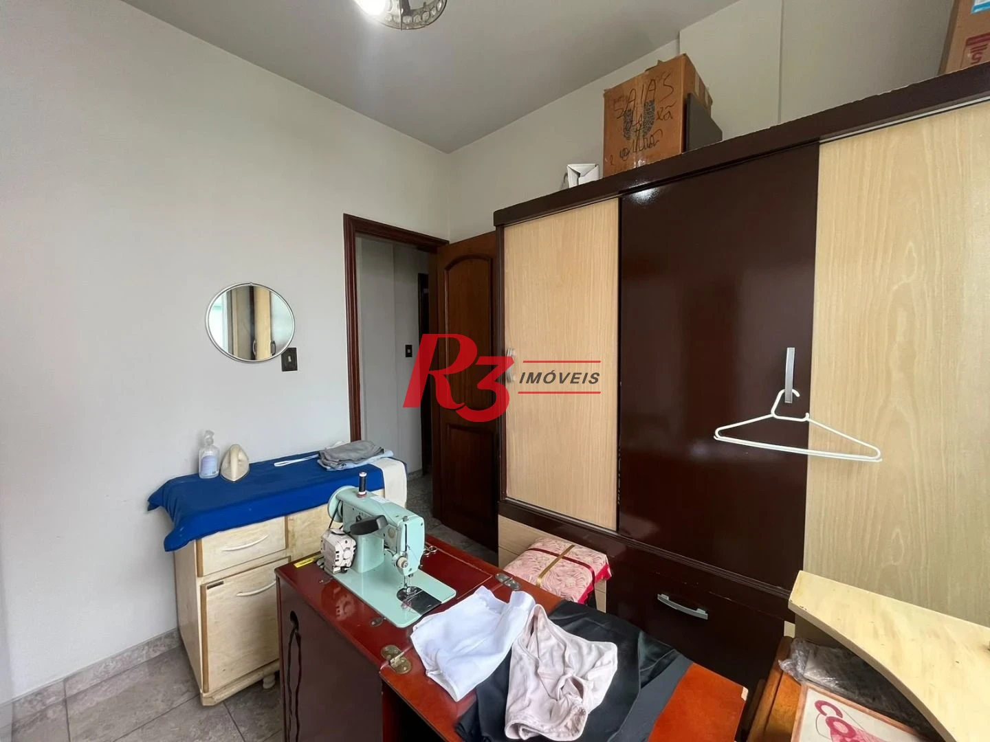 Apartamento de 3 dormitórios à venda no Embaré + dependência completa
