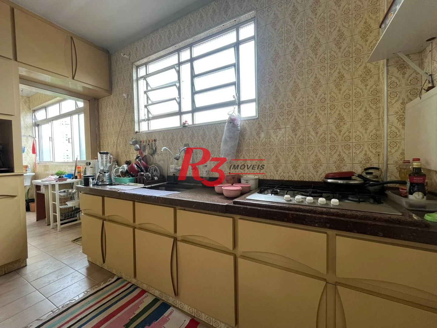 Apartamento de 3 dormitórios à venda no Embaré + dependência completa