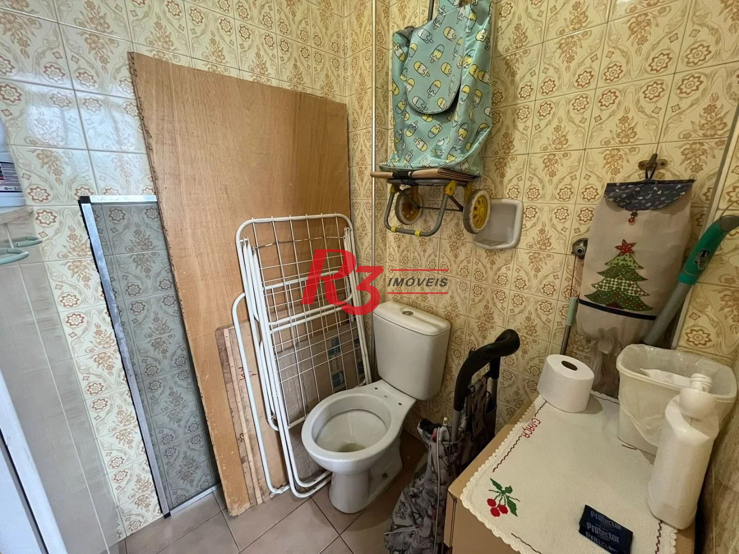 Apartamento de 3 dormitórios à venda no Embaré + dependência completa