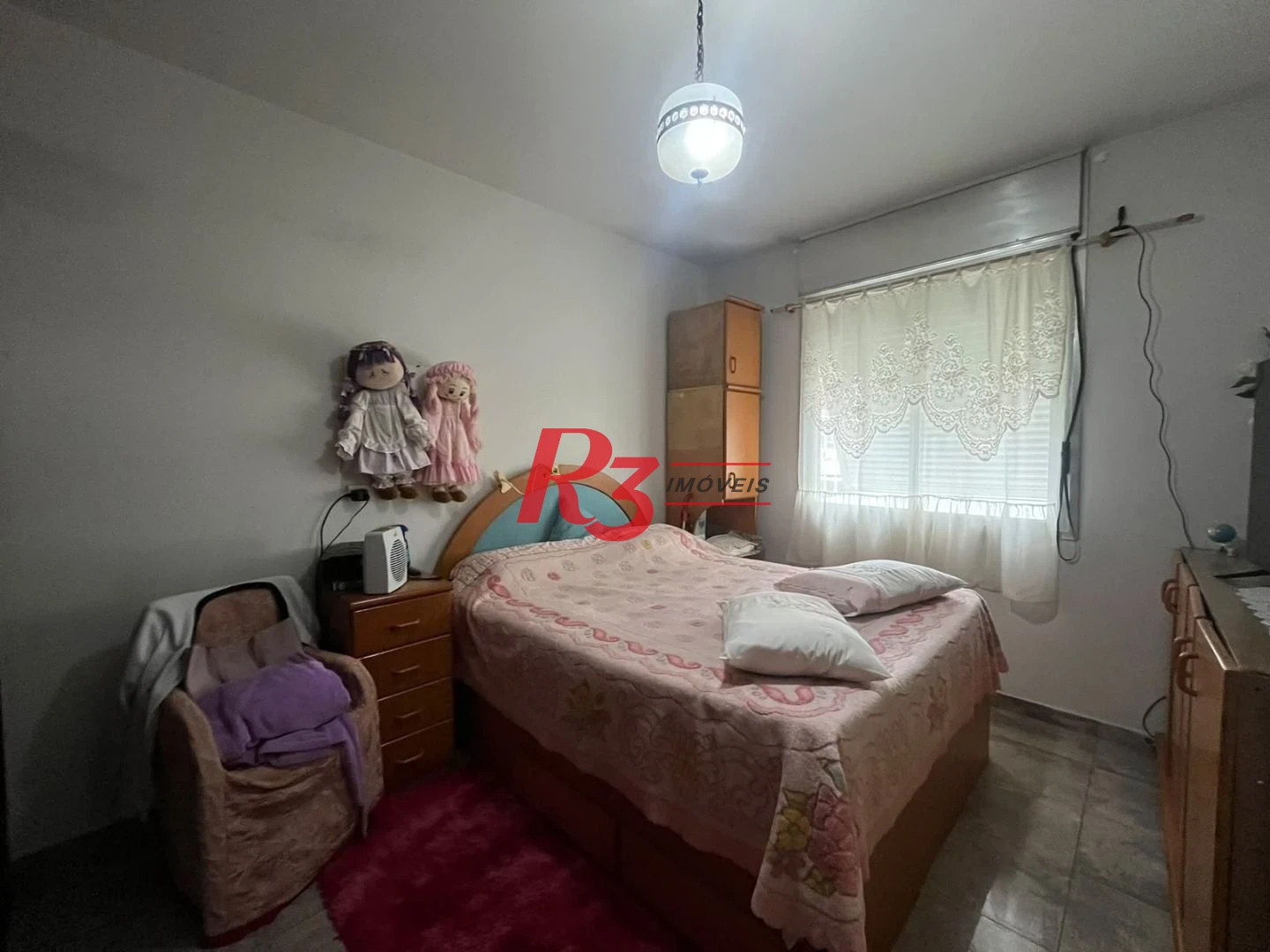 Apartamento de 3 dormitórios à venda no Embaré + dependência completa