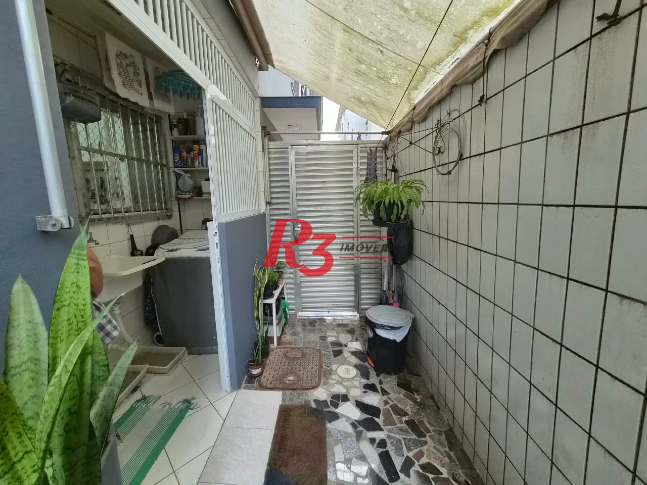 Apartamento com 2 dormitórios à venda, 71 m² por R$ 399.000,00 - Embaré - Santos/SP