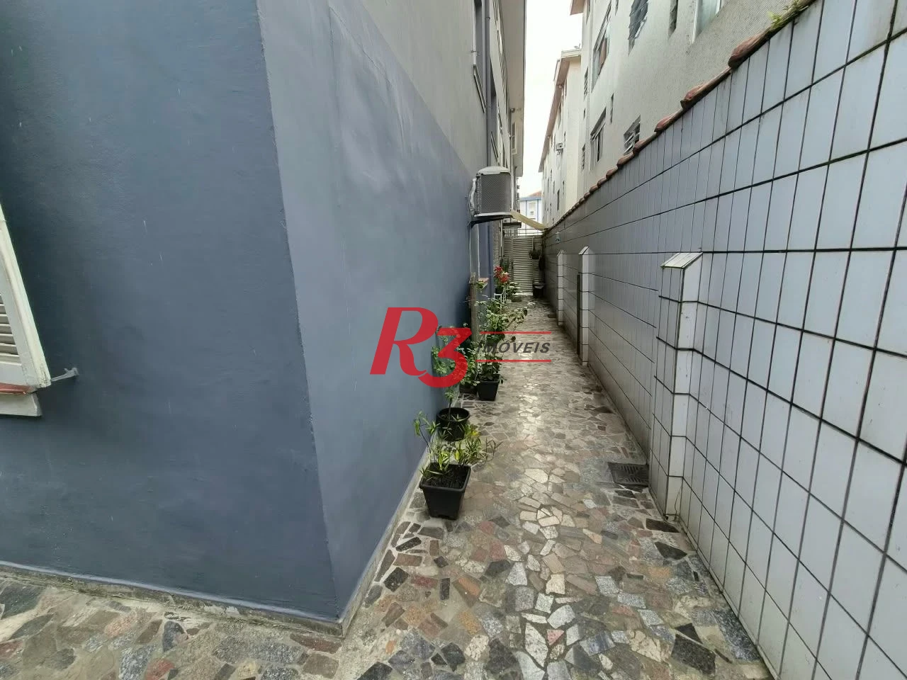 Apartamento com 2 dormitórios à venda, 71 m² por R$ 399.000,00 - Embaré - Santos/SP