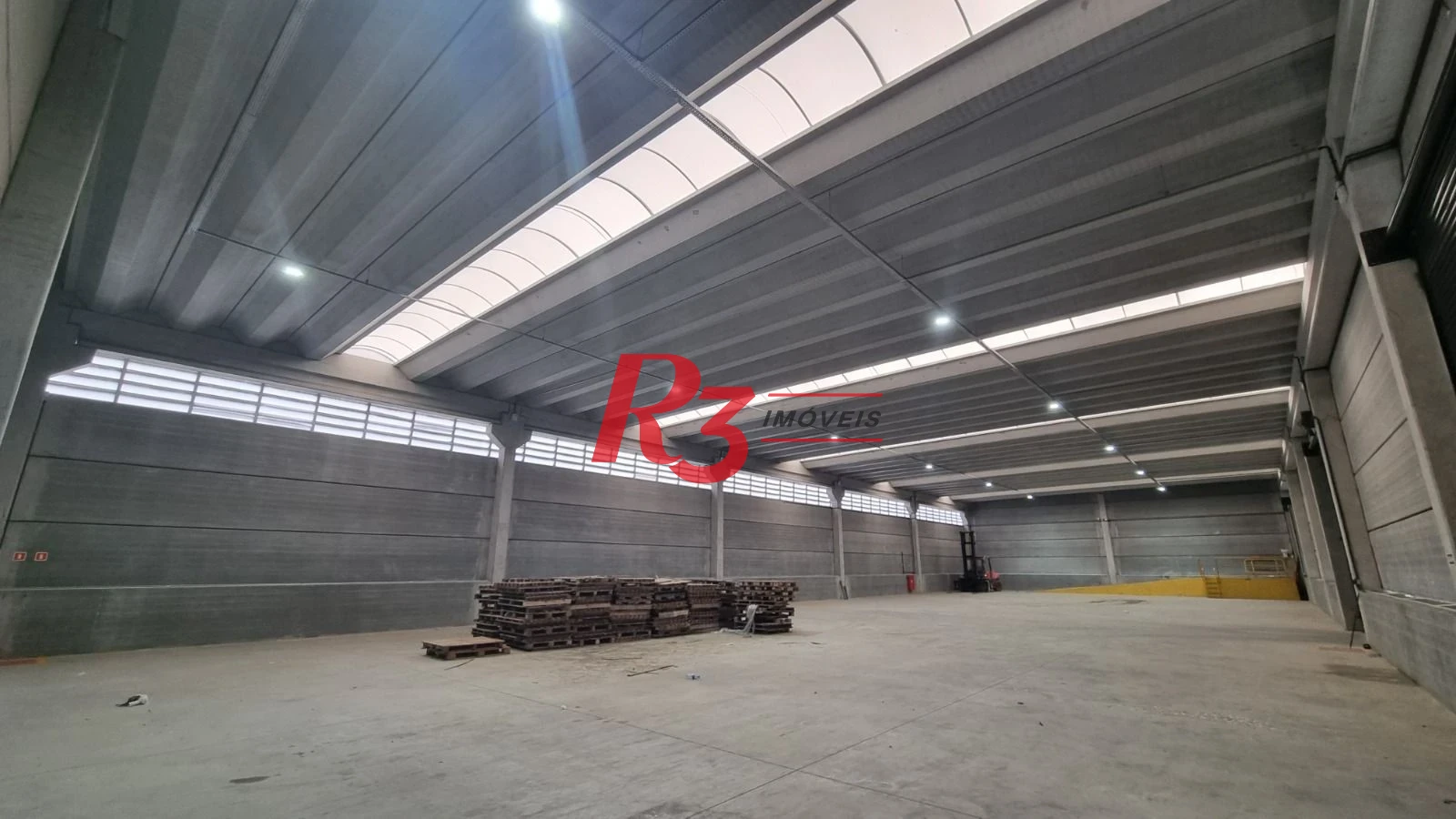 Galpão para alugar, 1000 m² por R$ 157.500,00/mês - Estuário - Santos/SP