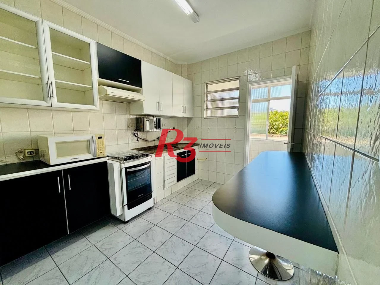 Village com 2 dormitórios à venda, 101 m² por R$ 660.000,00 - Embaré - Santos/SP