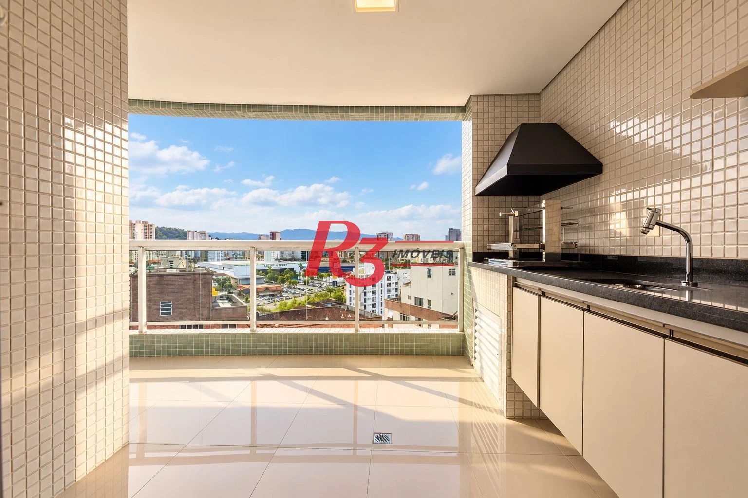 Apartamento com 2 dormitórios à venda, 76 m² por R$ 1.500.000,00 - Gonzaga - Santos/SP