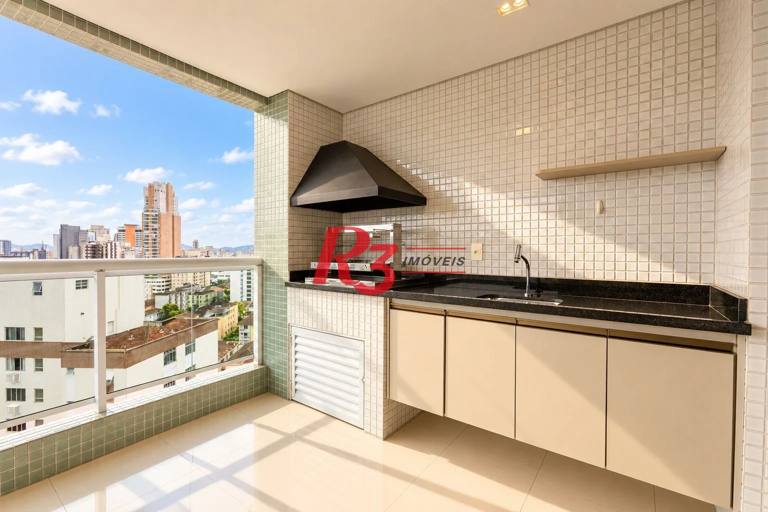 Apartamento com 2 dormitórios à venda, 76 m² por R$ 1.500.000,00 - Gonzaga - Santos/SP